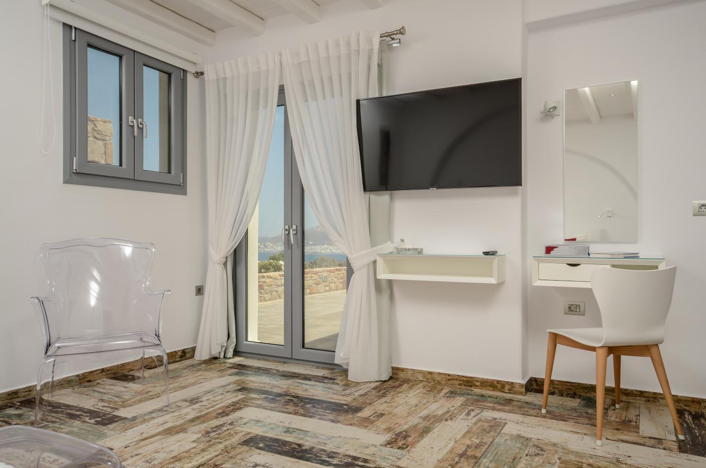Naxos Rock Villas