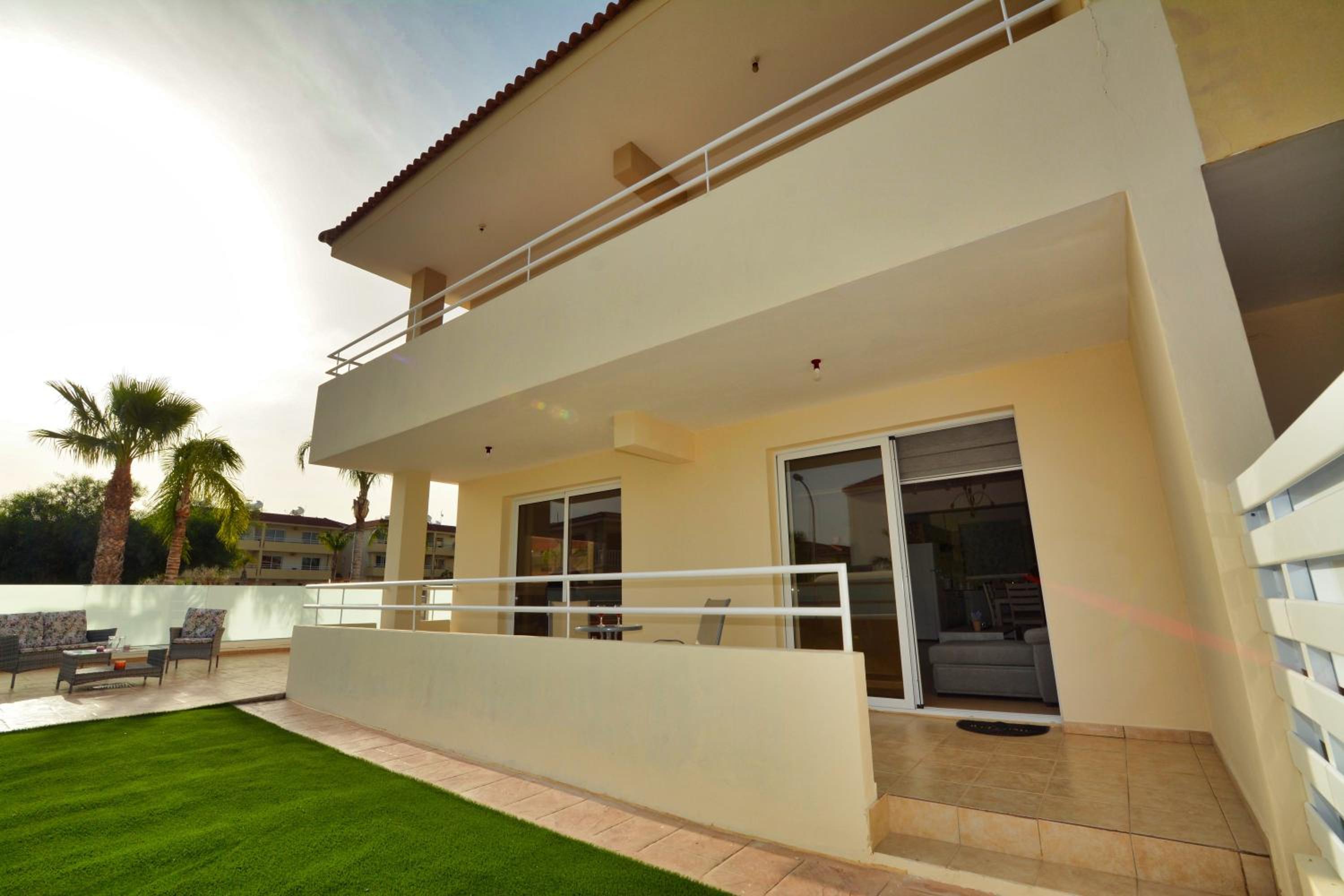 Nissi Martha Apartment view 4