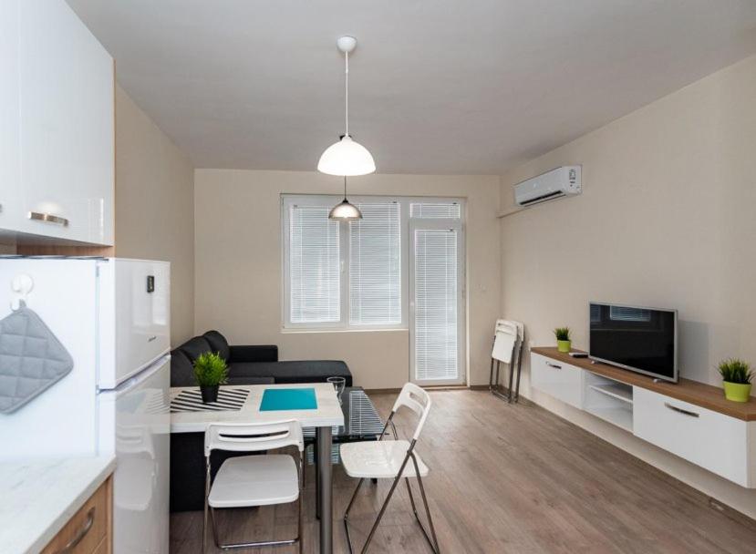 Apartment Galia in Burgas city center view 3