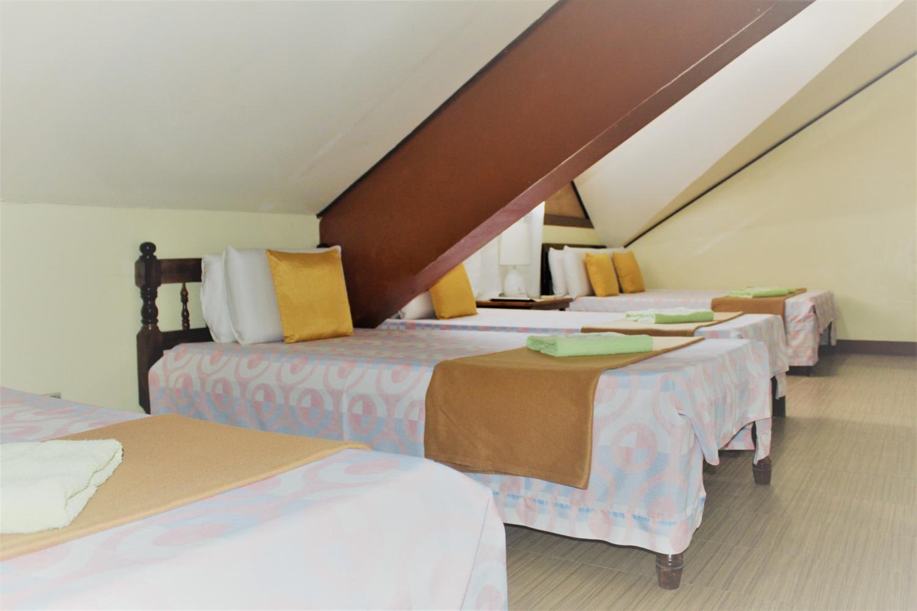 Lolo Oyong Pension House