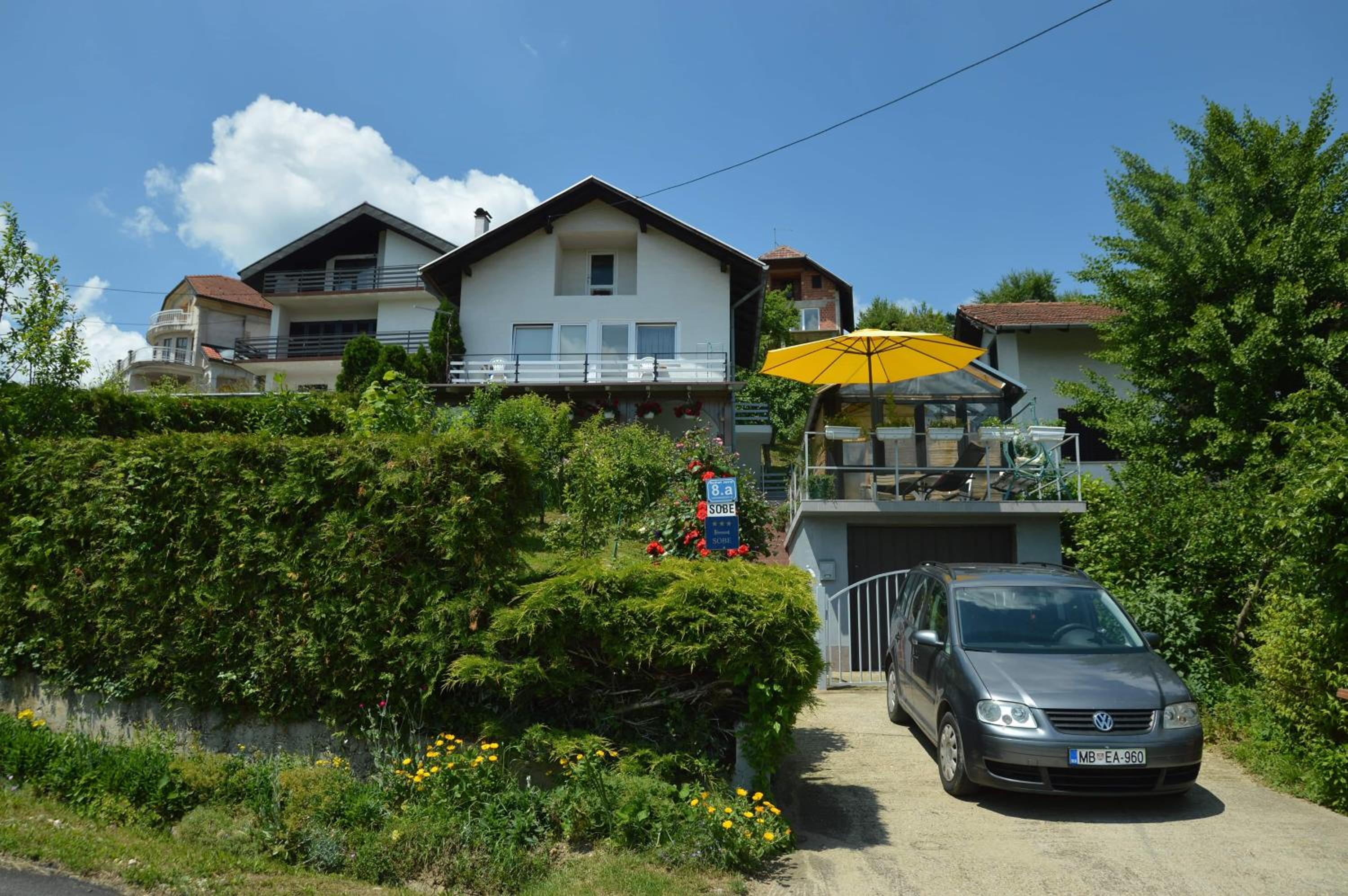 Photo 8