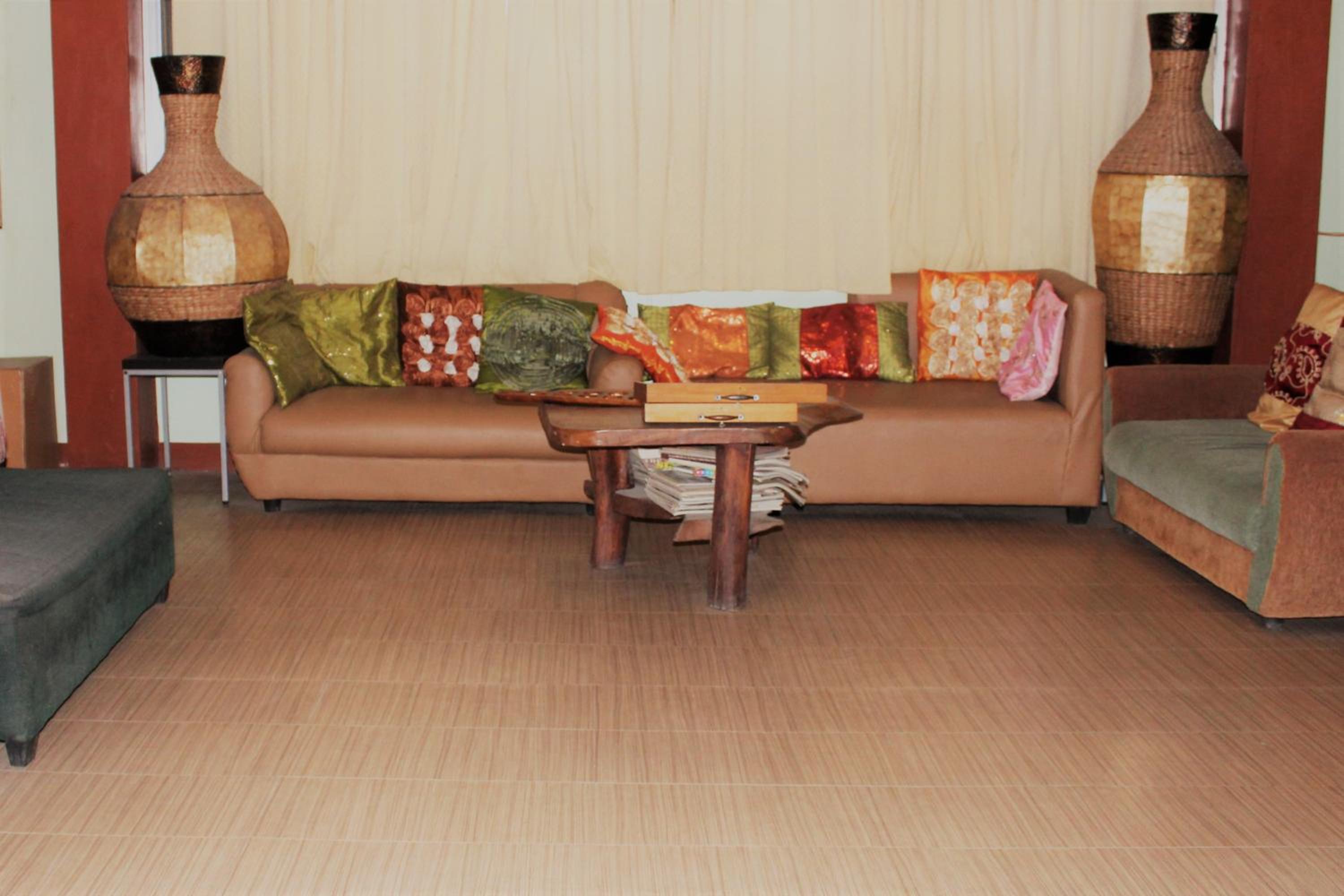 Lolo Oyong Pension House