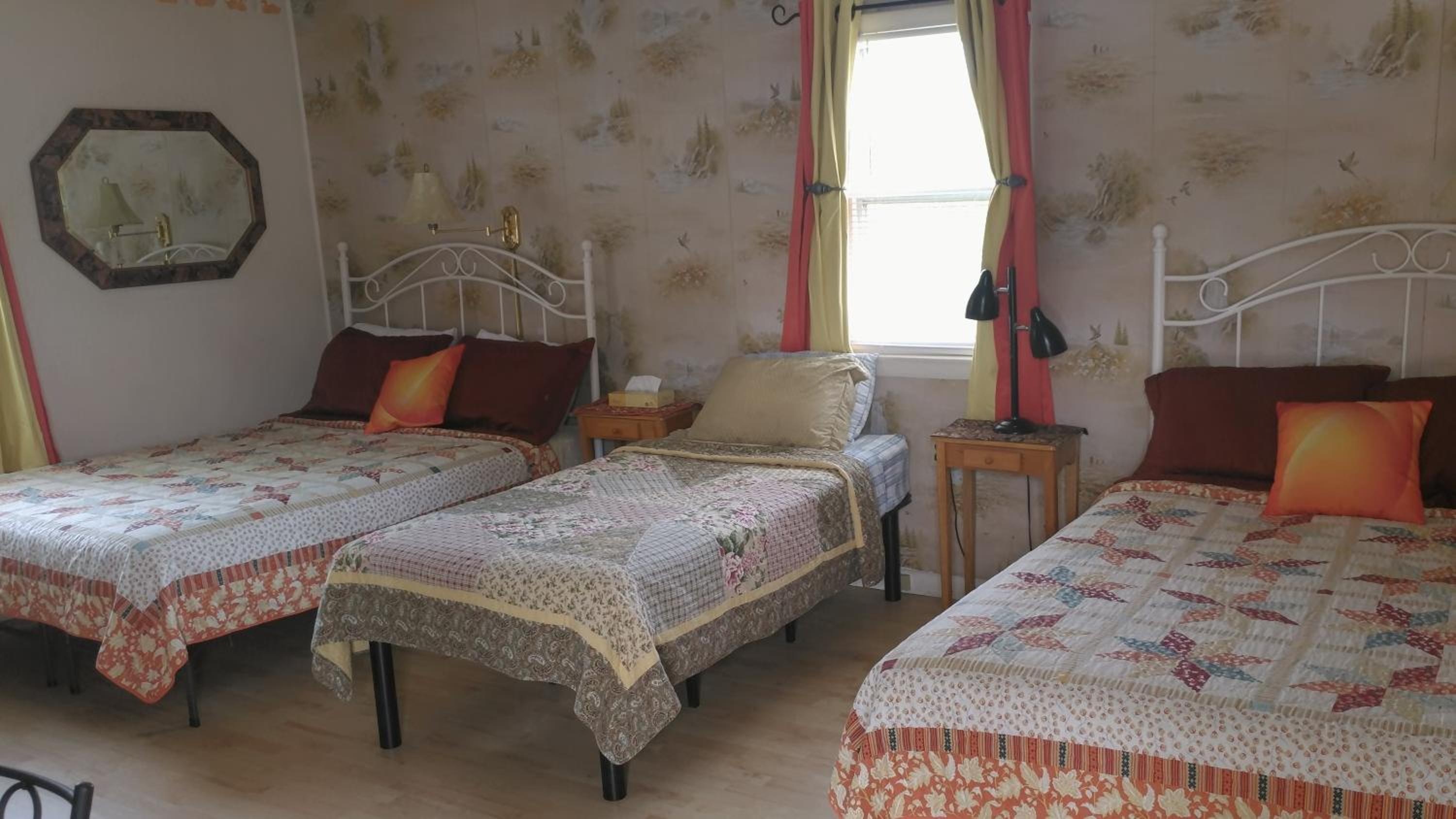 Midway Lodging - Property Image 8