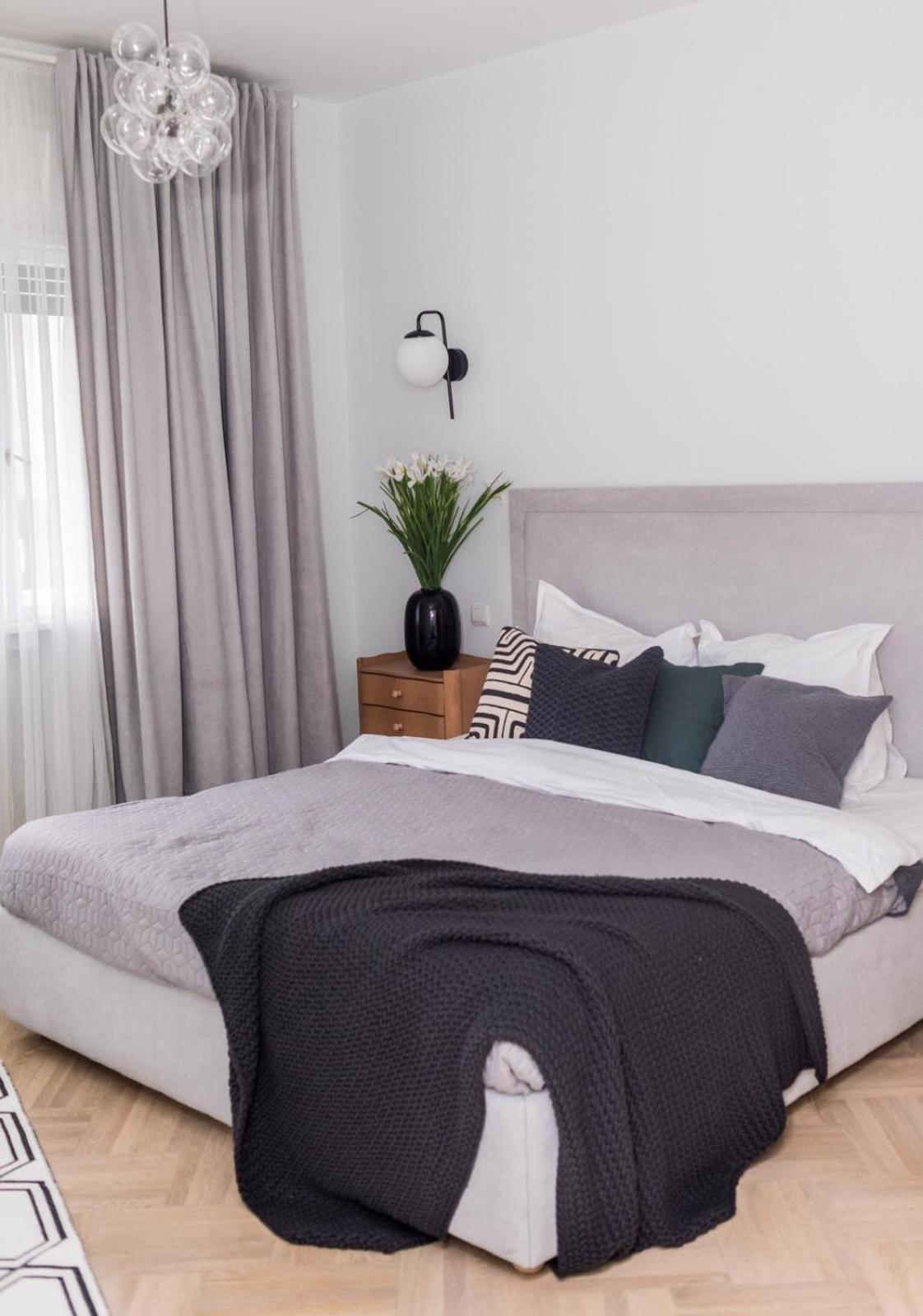 Explore the City from Its Center in a Chic Balcony Apartment view 4