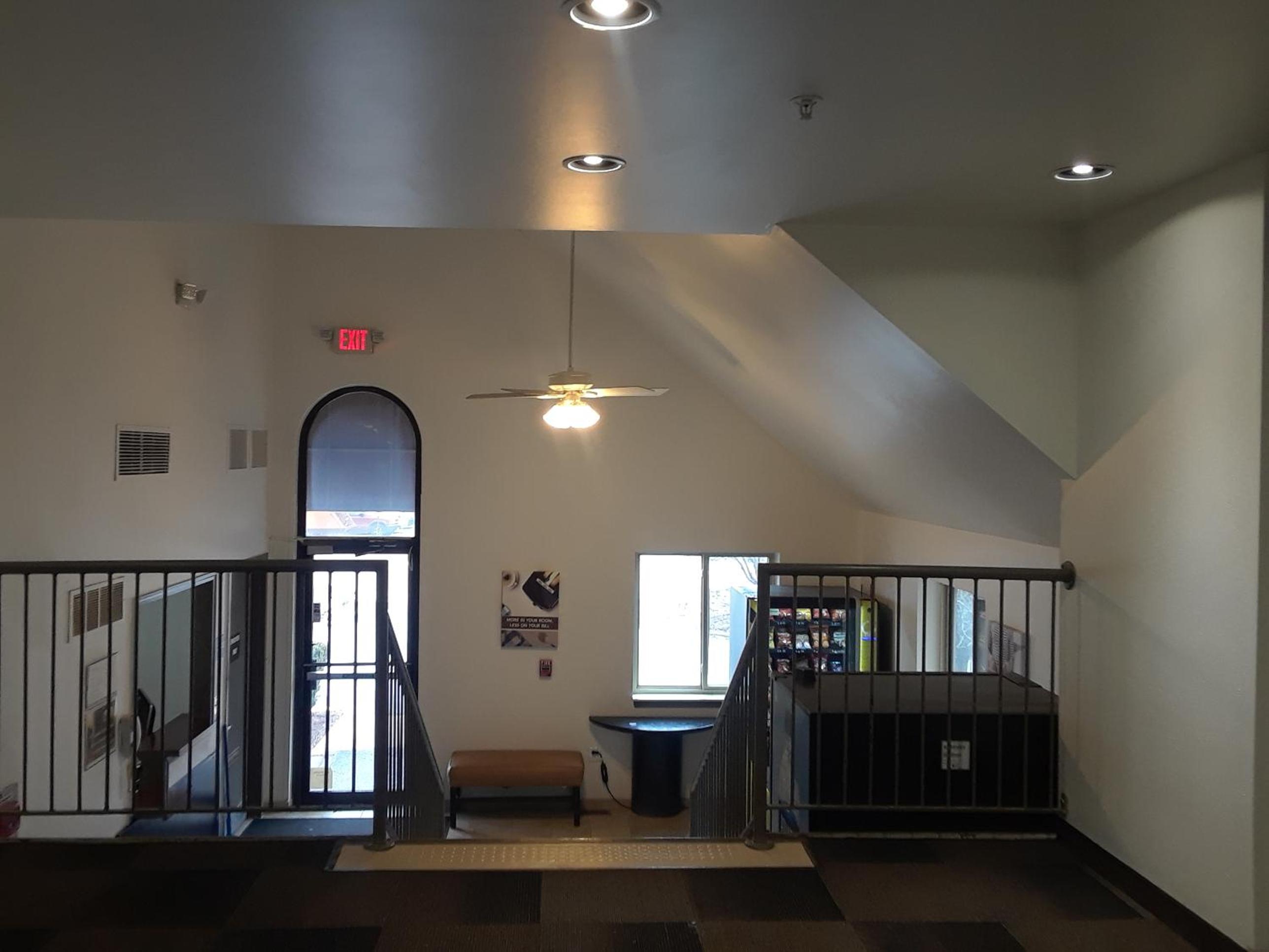 Reception & Lobby