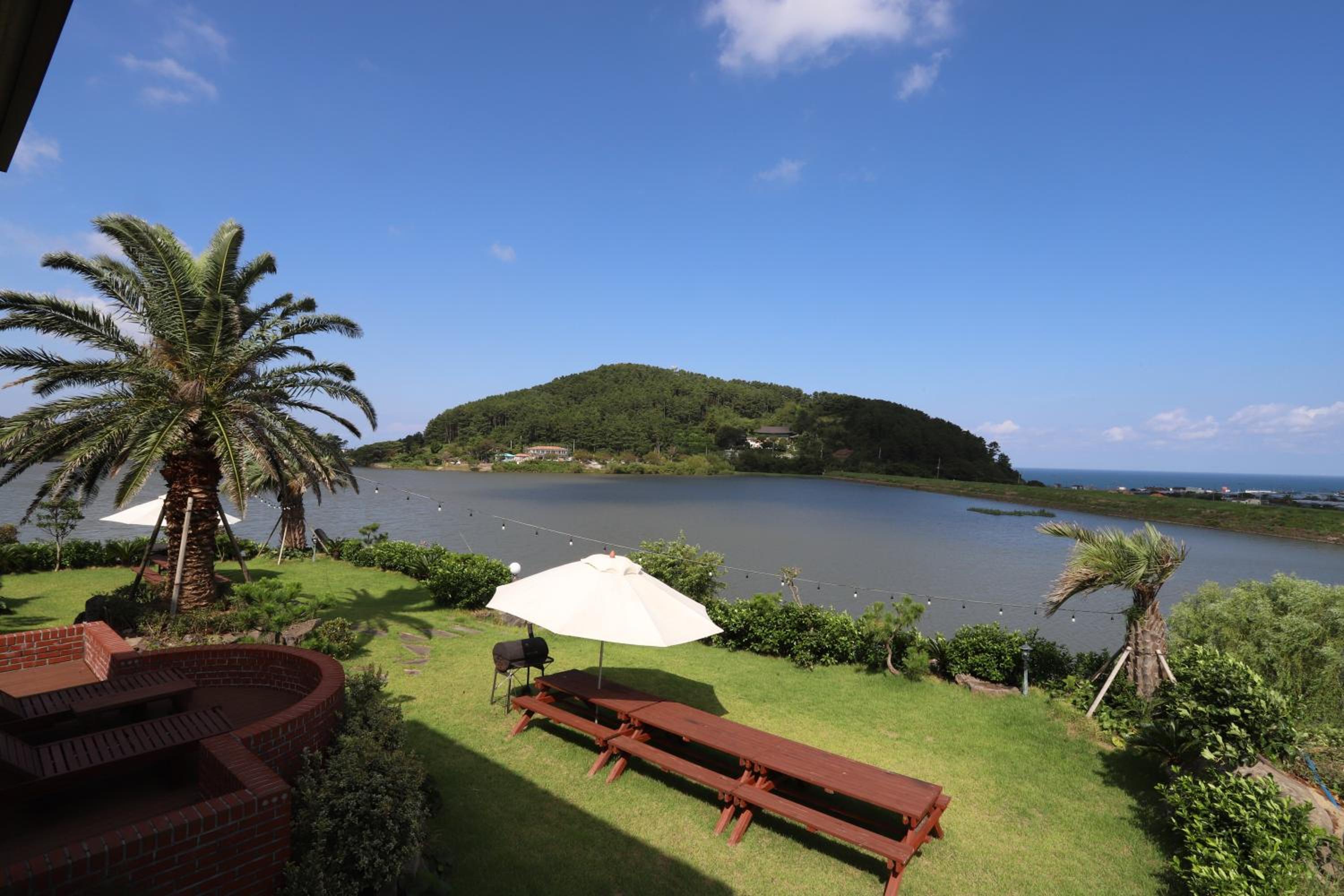 Jeju Lake Pension