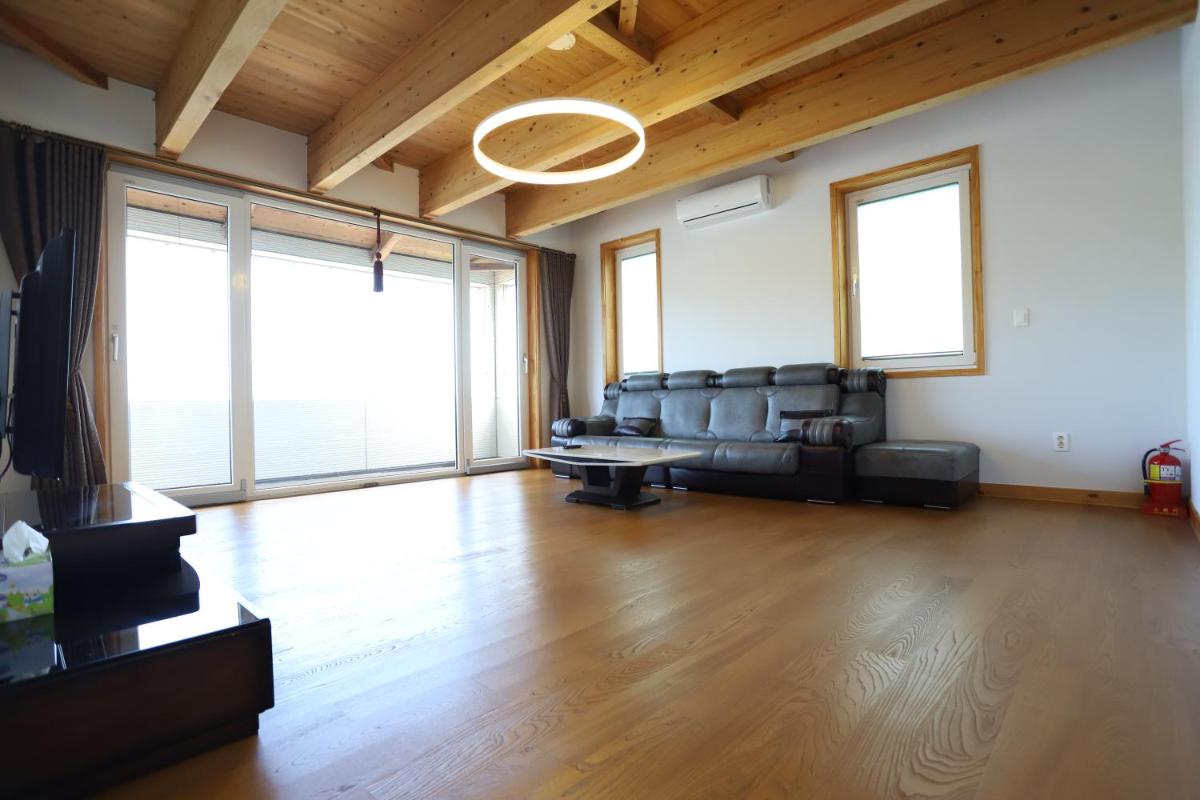 Jeju Lake Pension