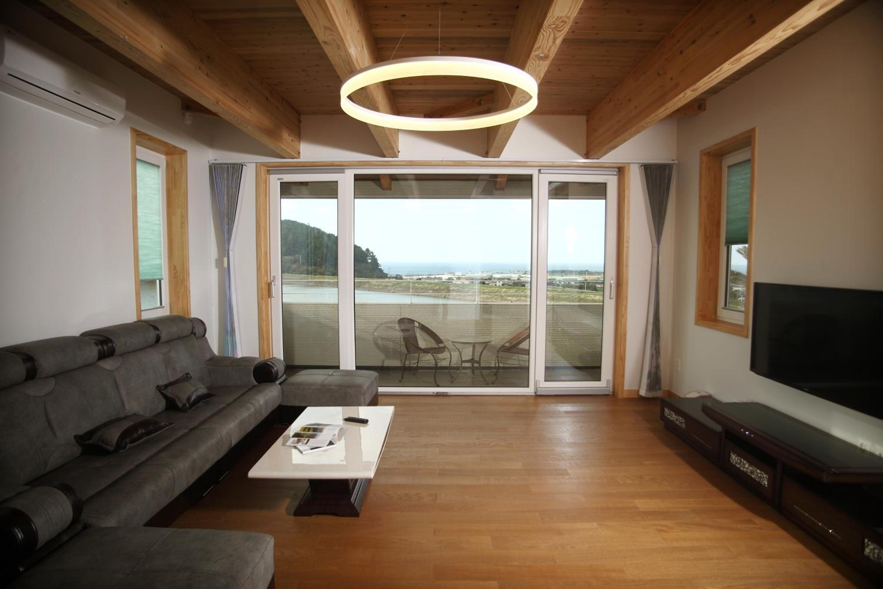 Jeju Lake Pension