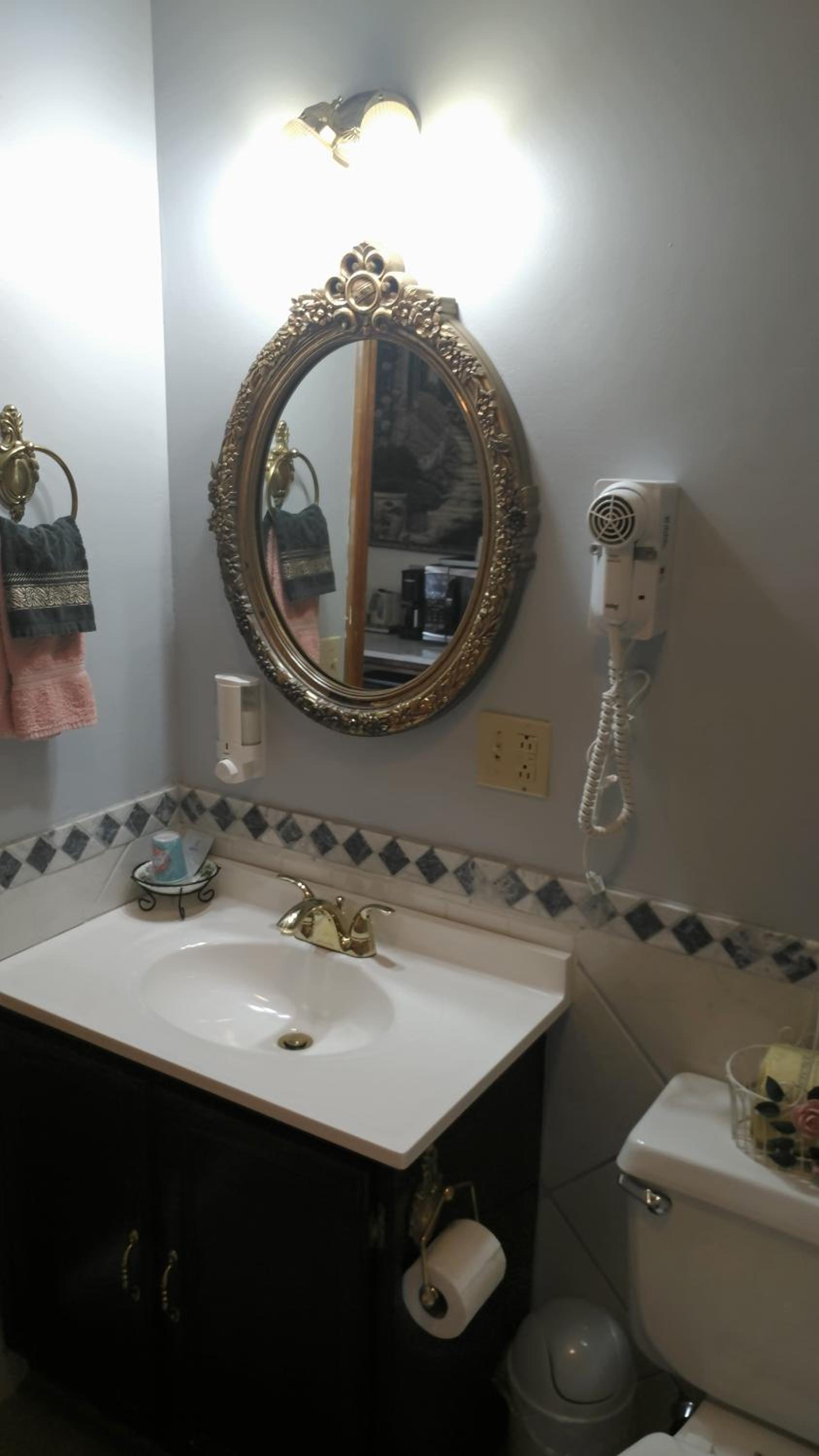 Midway Lodging - Property Image 18