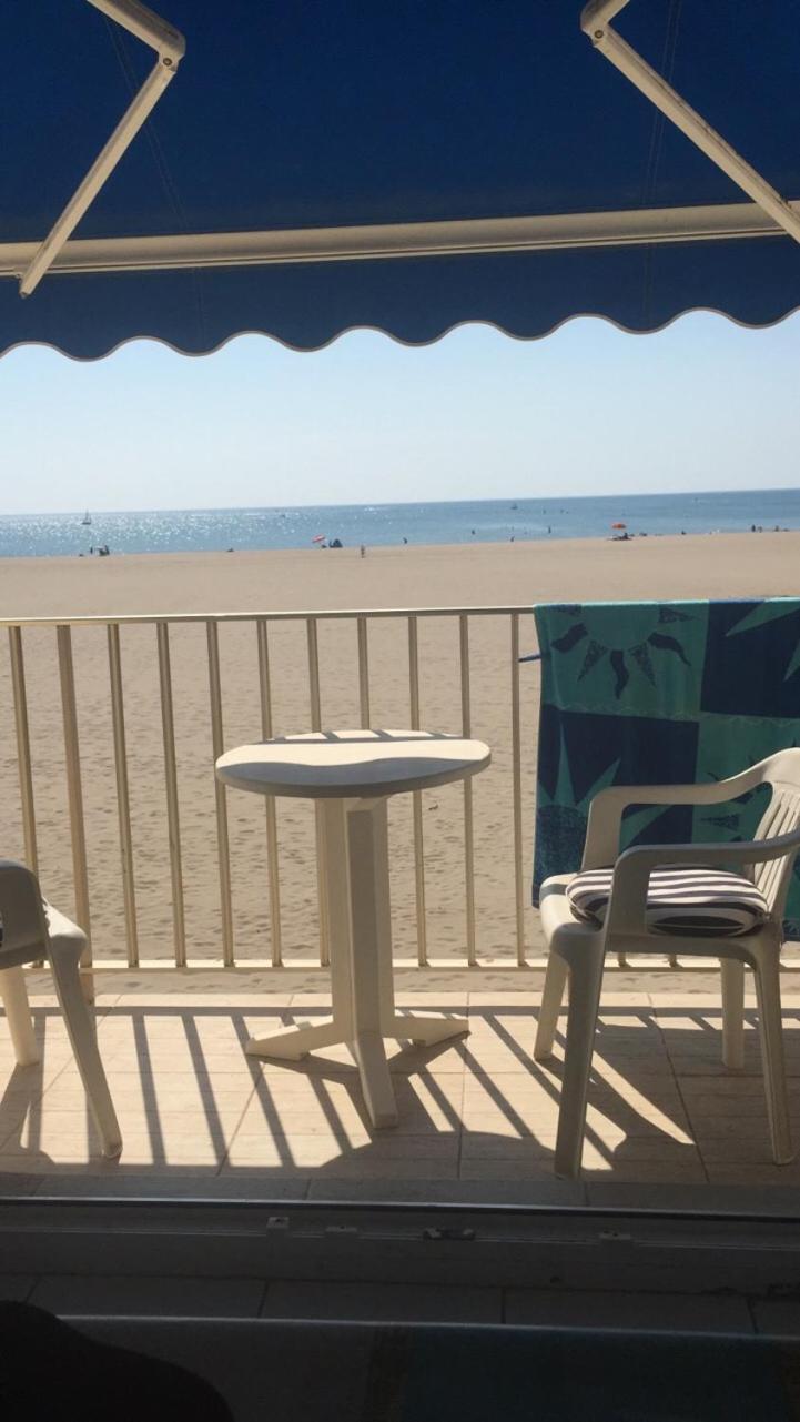 Les Corsaires direct plage près du port