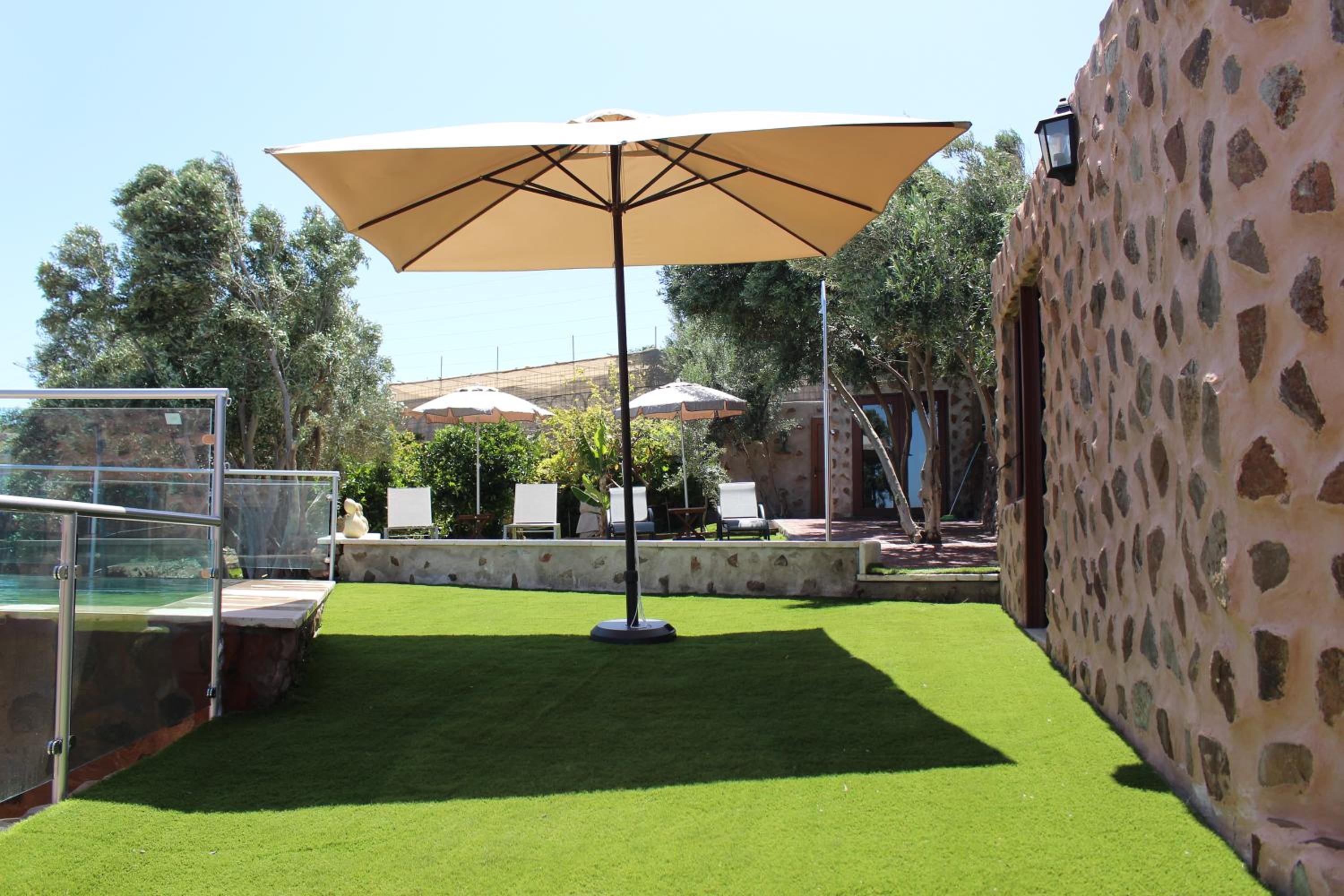 Hotel Villa Cantos Colorados - Image 1