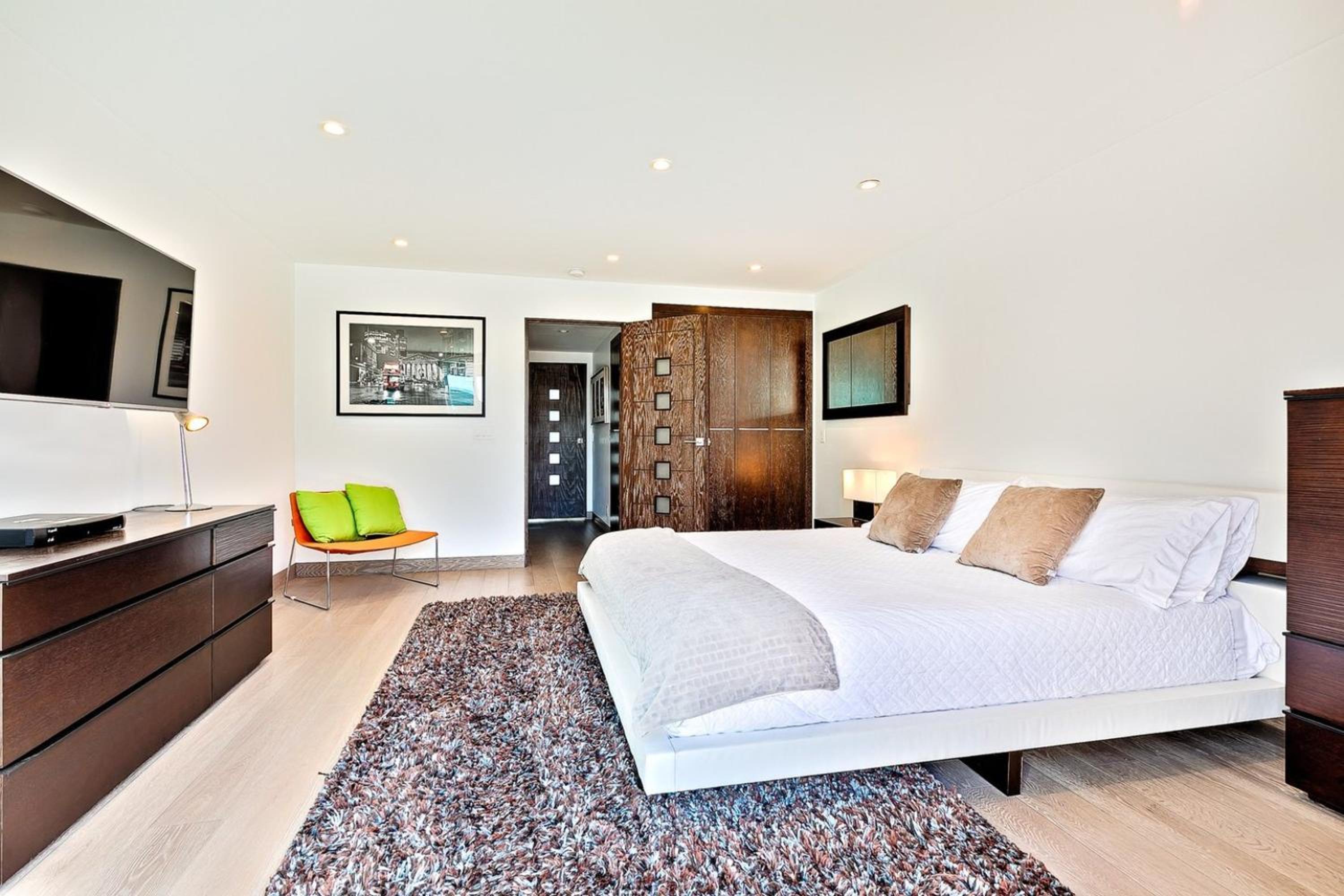 Villa Genesis-HOLLYWOOD ESTATE WITH STUNNING VIEWS