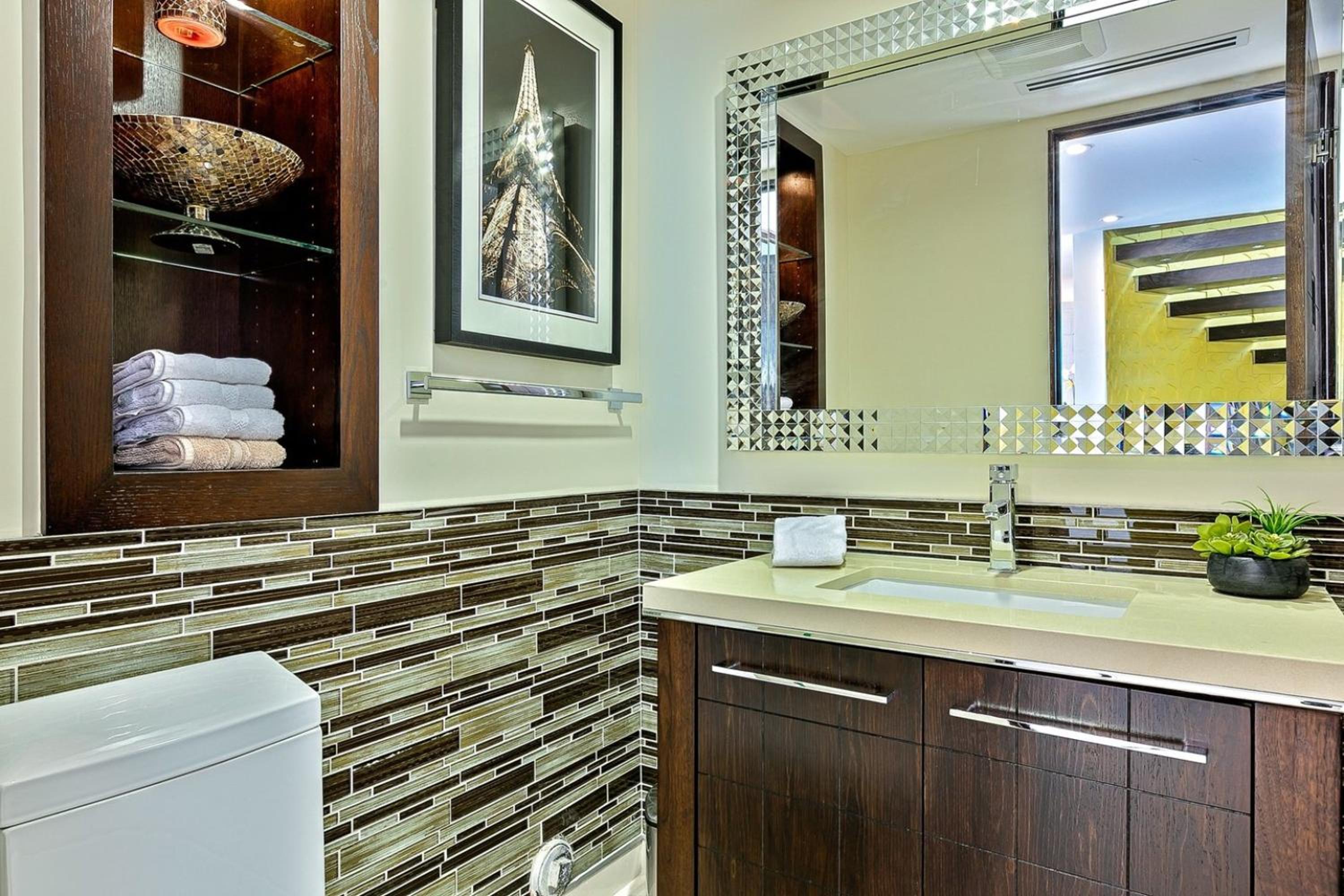 Villa Genesis-HOLLYWOOD ESTATE WITH STUNNING VIEWS