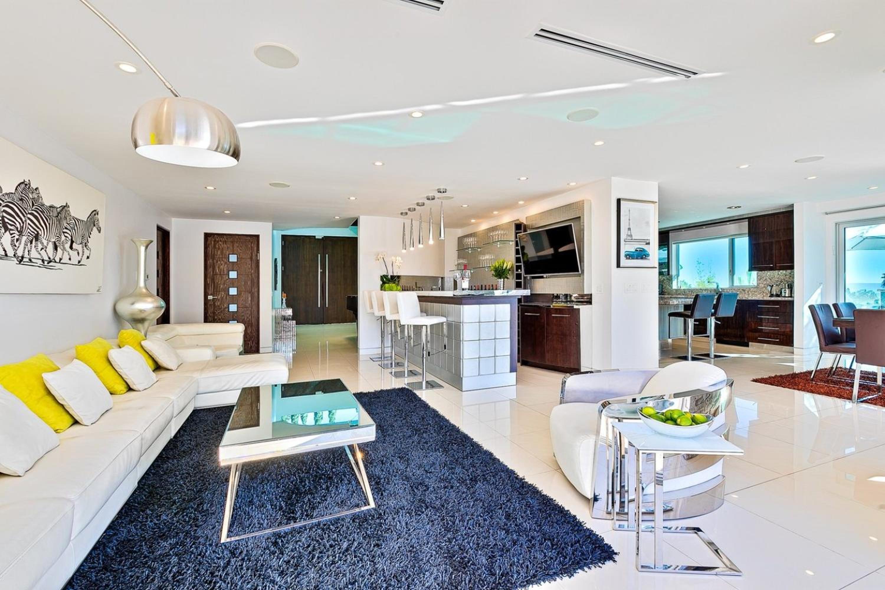 Villa Genesis-HOLLYWOOD ESTATE WITH STUNNING VIEWS