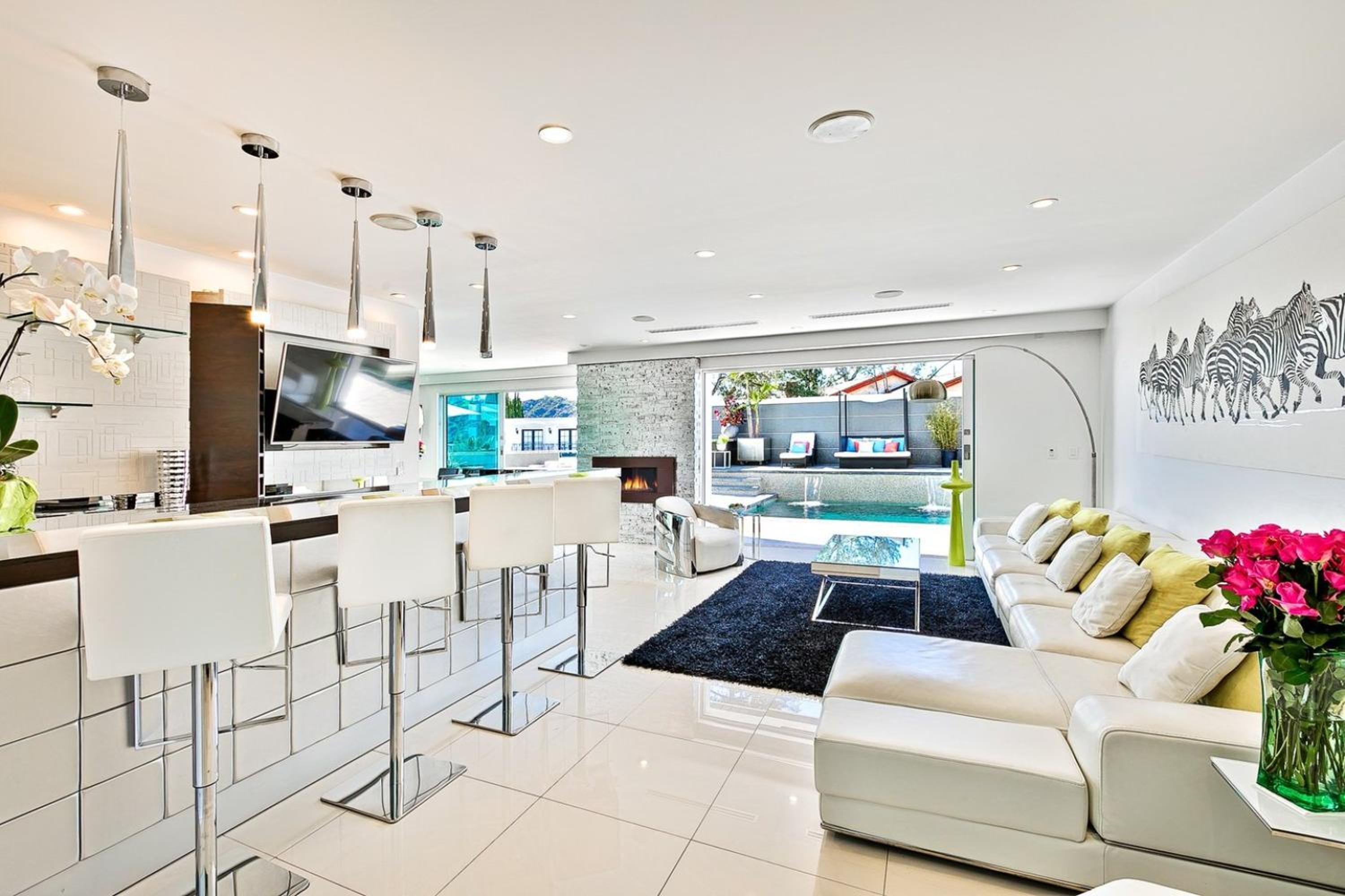 Villa Genesis-HOLLYWOOD ESTATE WITH STUNNING VIEWS
