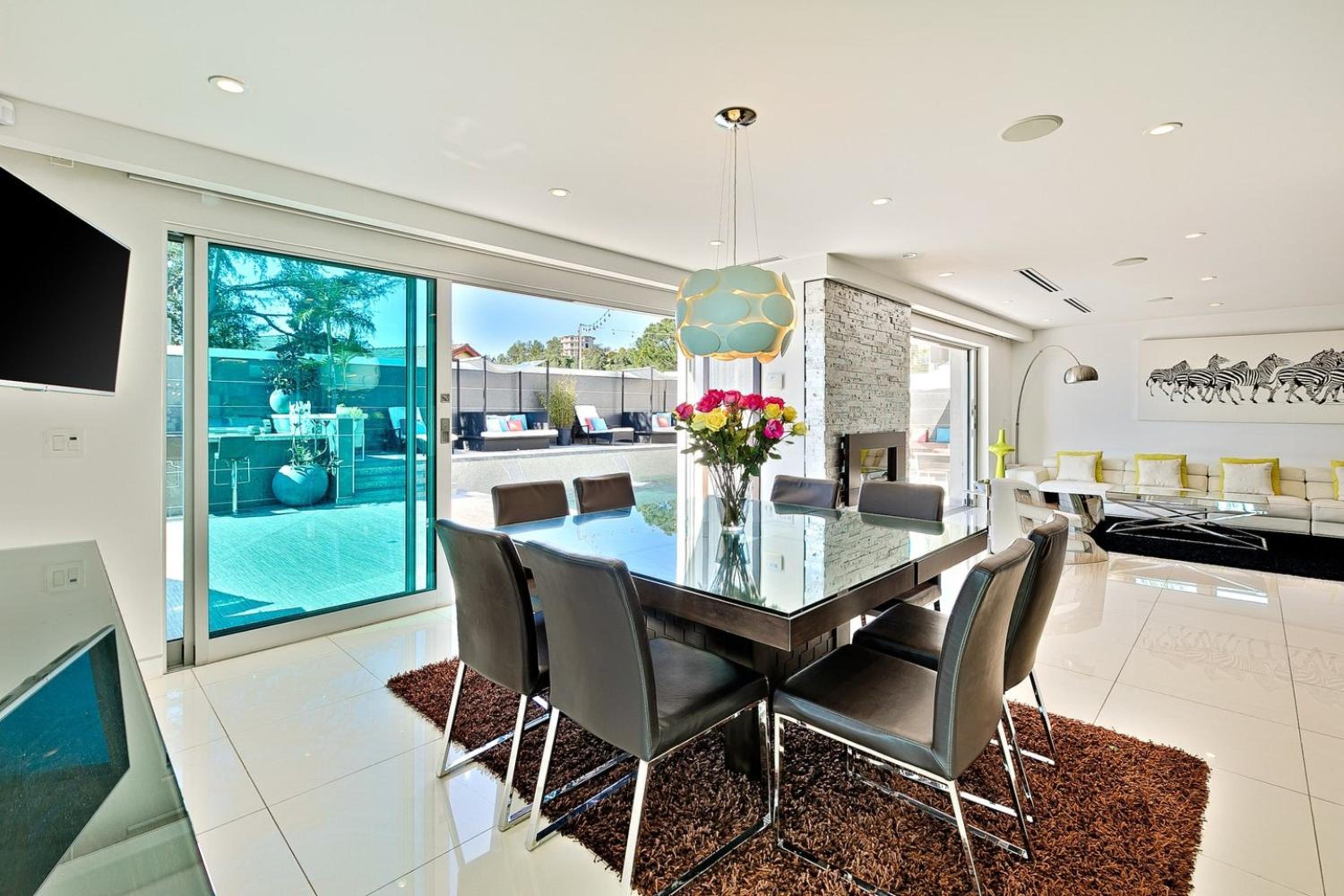 Villa Genesis-HOLLYWOOD ESTATE WITH STUNNING VIEWS