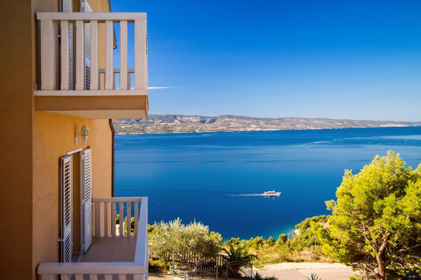 Villa Ana with private 50m2 pool, 7 bedrooms, 7 bathrooms, 18 persons max view 3