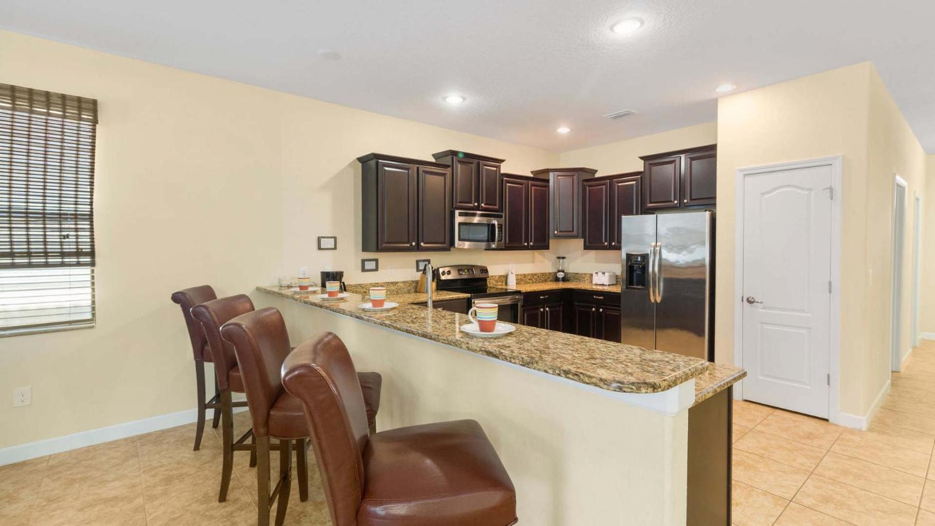 A Champions Palace - 9 bed family pool Resort home view 5