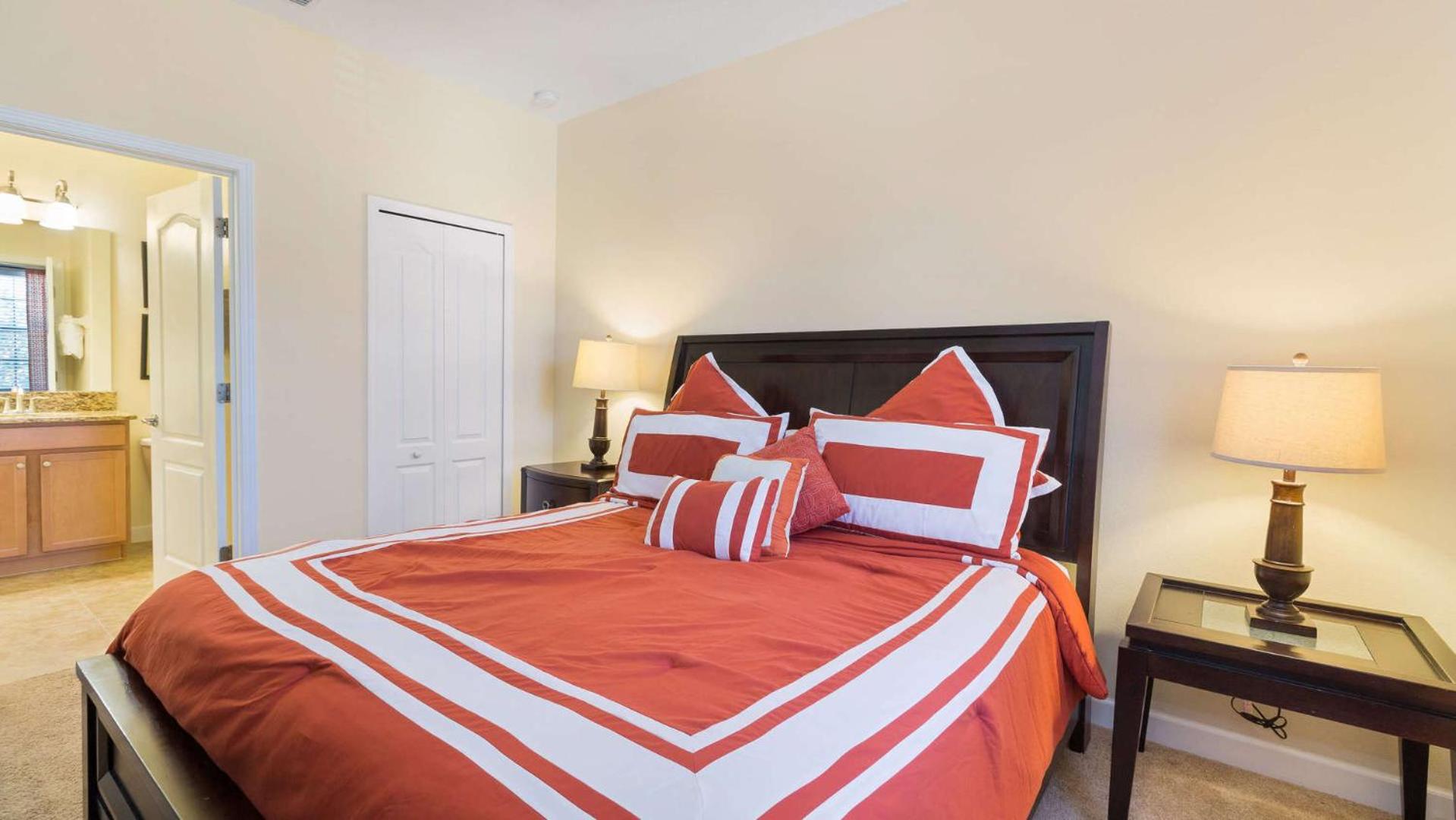 A Champions Palace - 9 bed family pool Resort home view 4