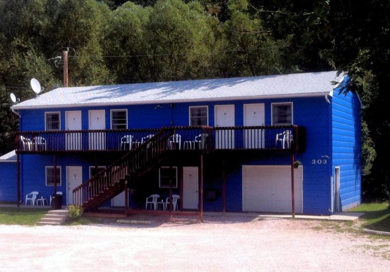 The Brookside Motel Keystone Near Mt Rushmore view 3