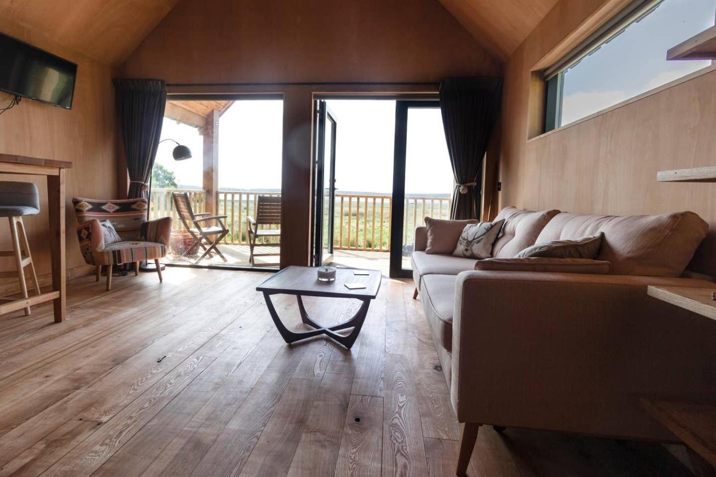 Birdwatcher's Cabin view 5