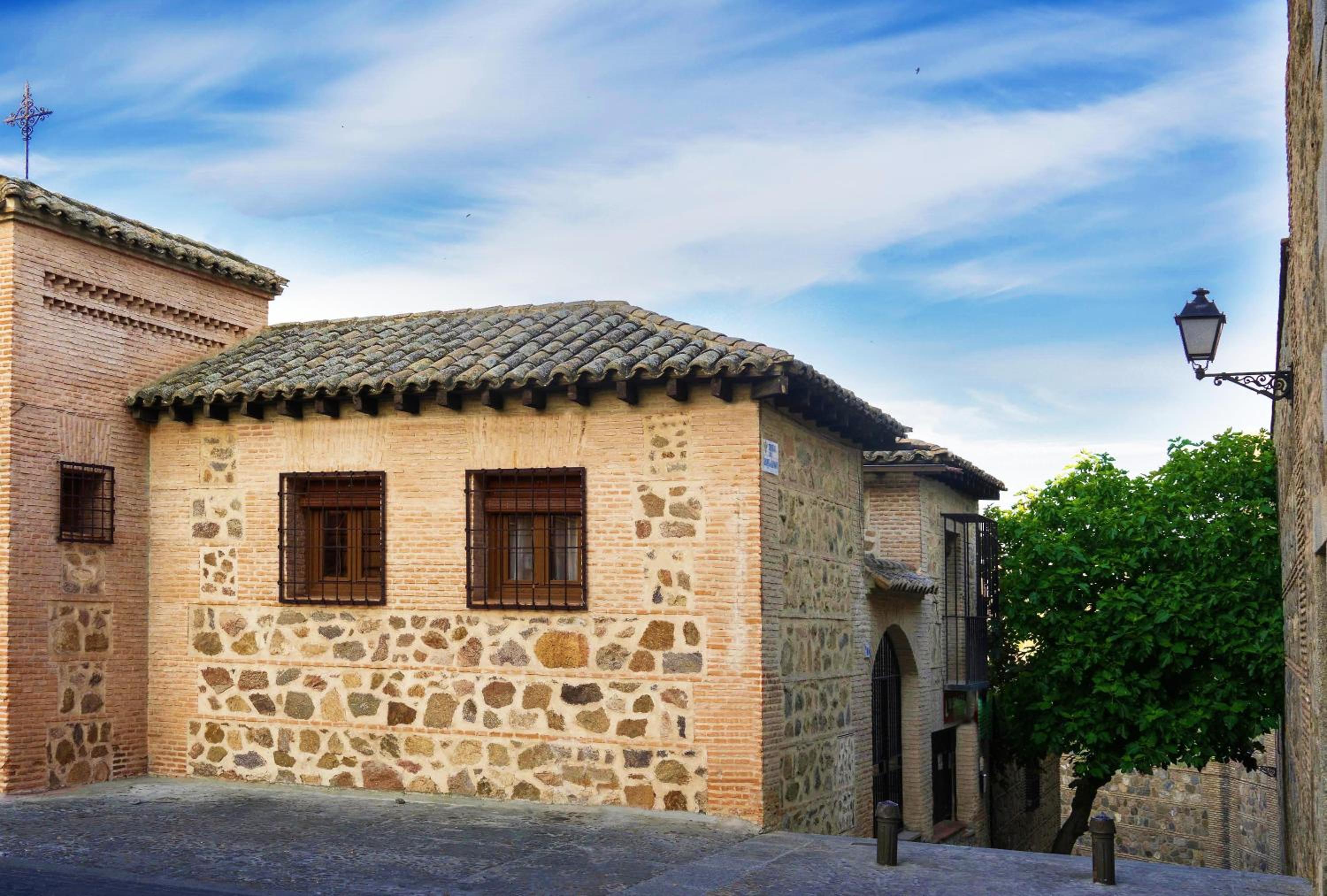 Casa de Bisagra