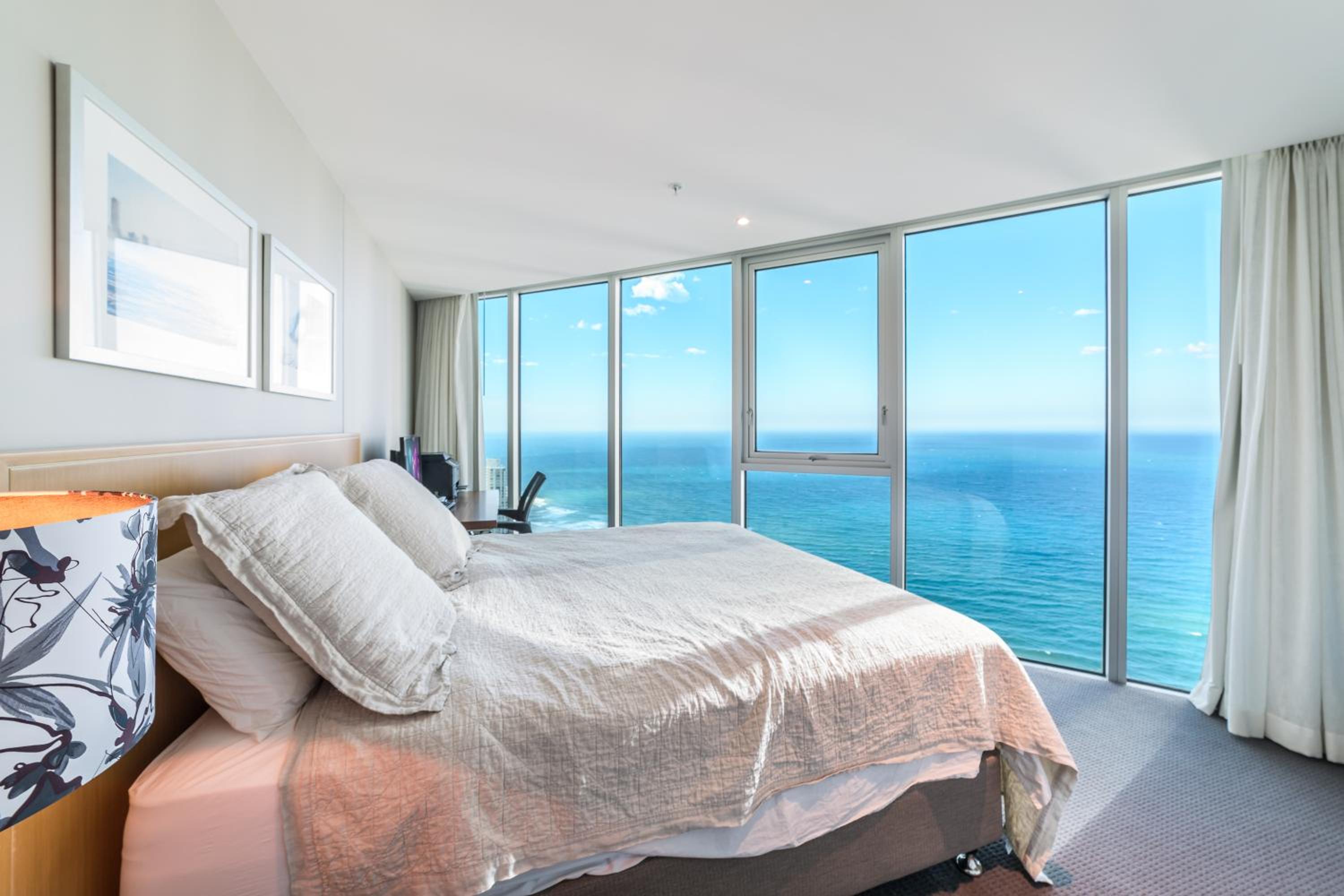 Number 1 H Residences - WiFi, Parking & More by Gold Coast Holidays