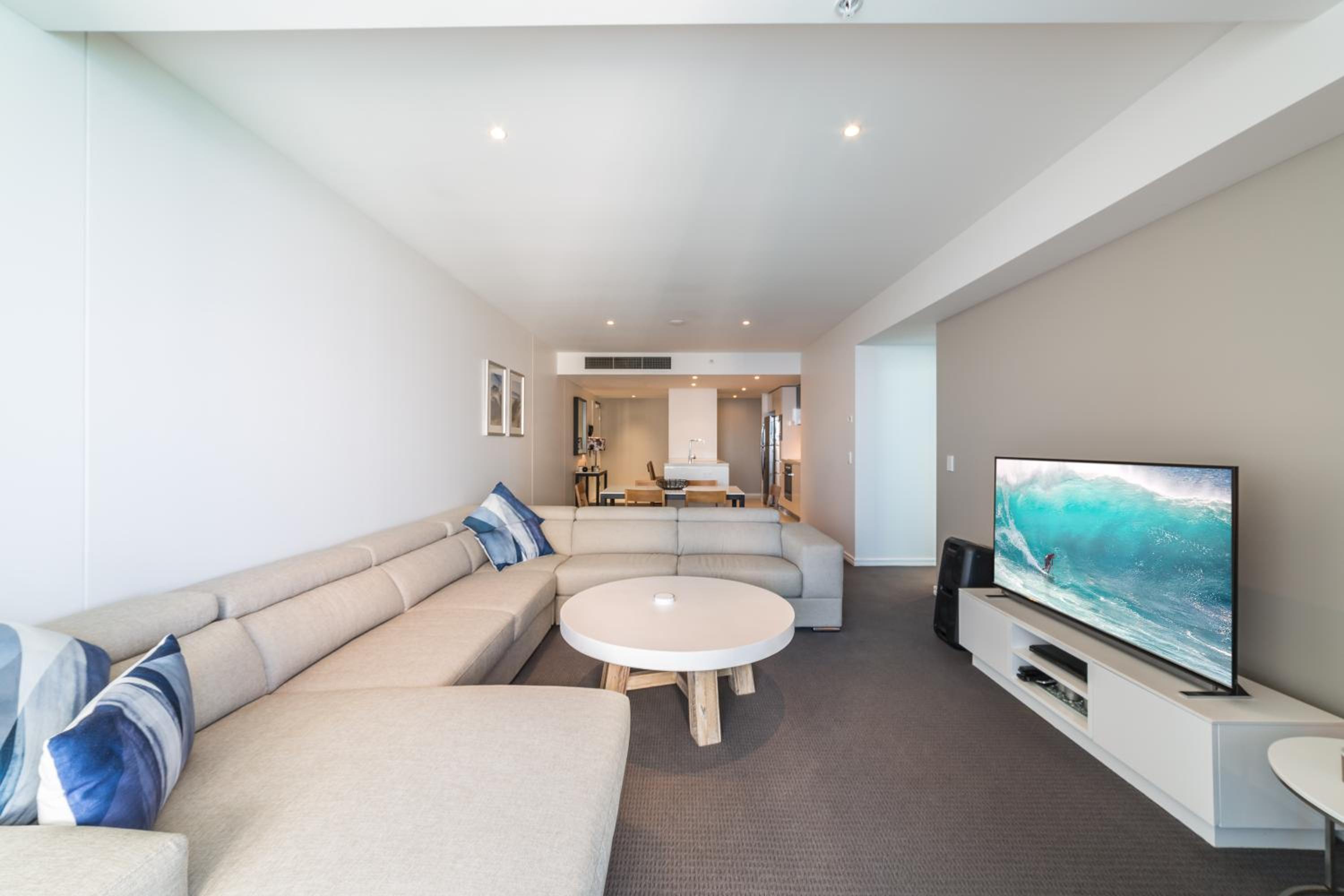 Number 1 H Residences - WiFi, Parking & More by Gold Coast Holidays