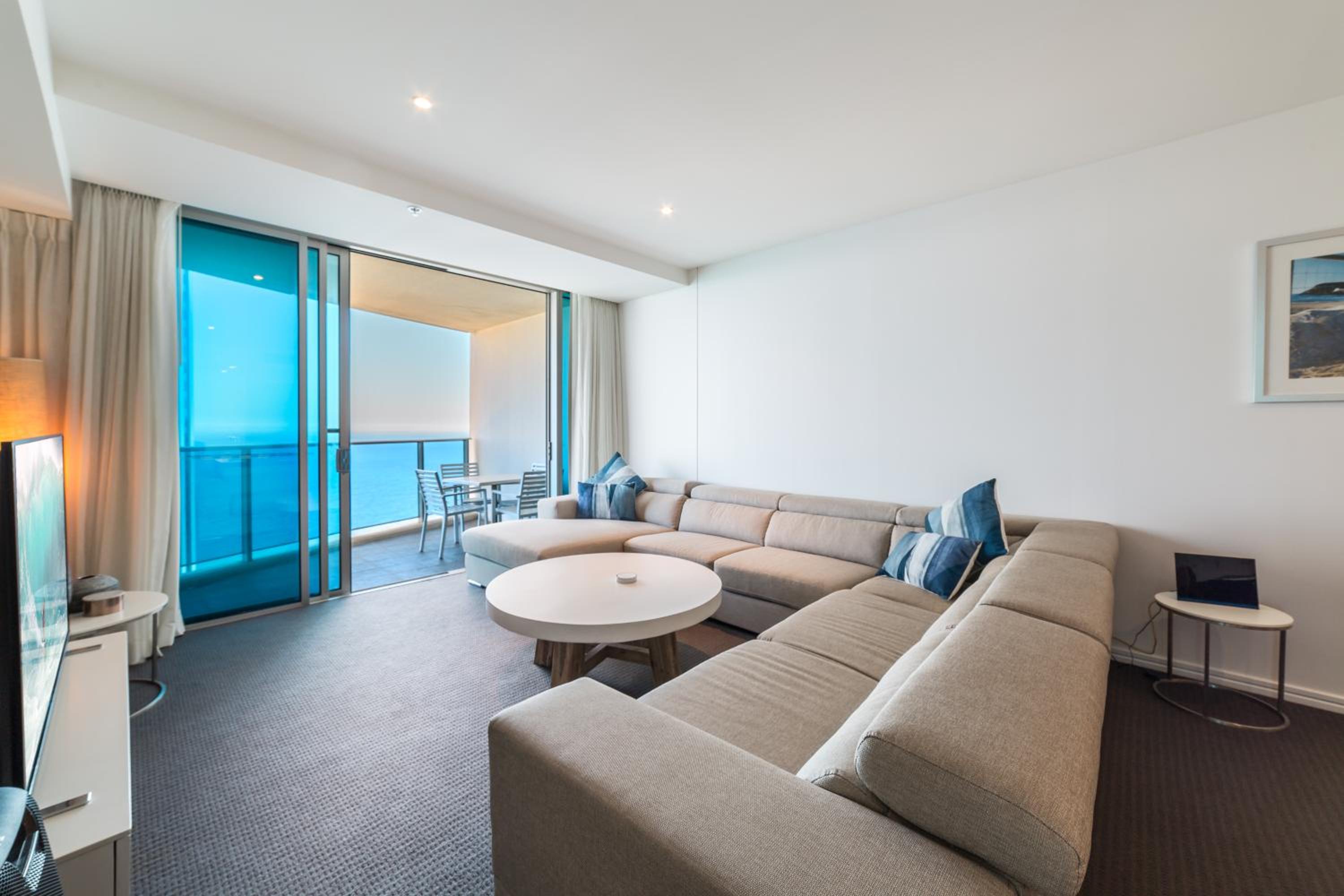 Number 1 H Residences - WiFi, Parking & More by Gold Coast Holidays