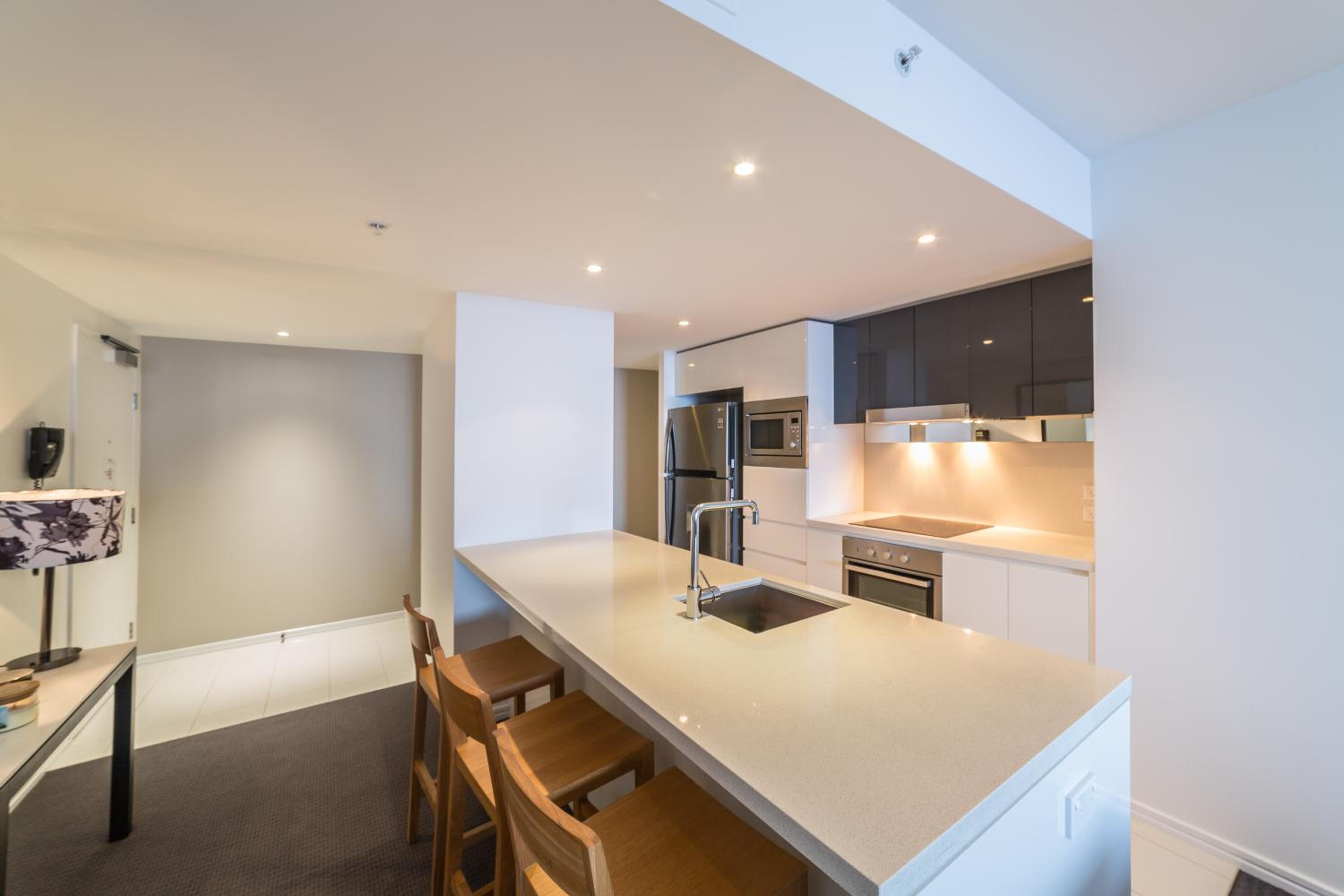 Number 1 H Residences - WiFi, Parking & More by Gold Coast Holidays