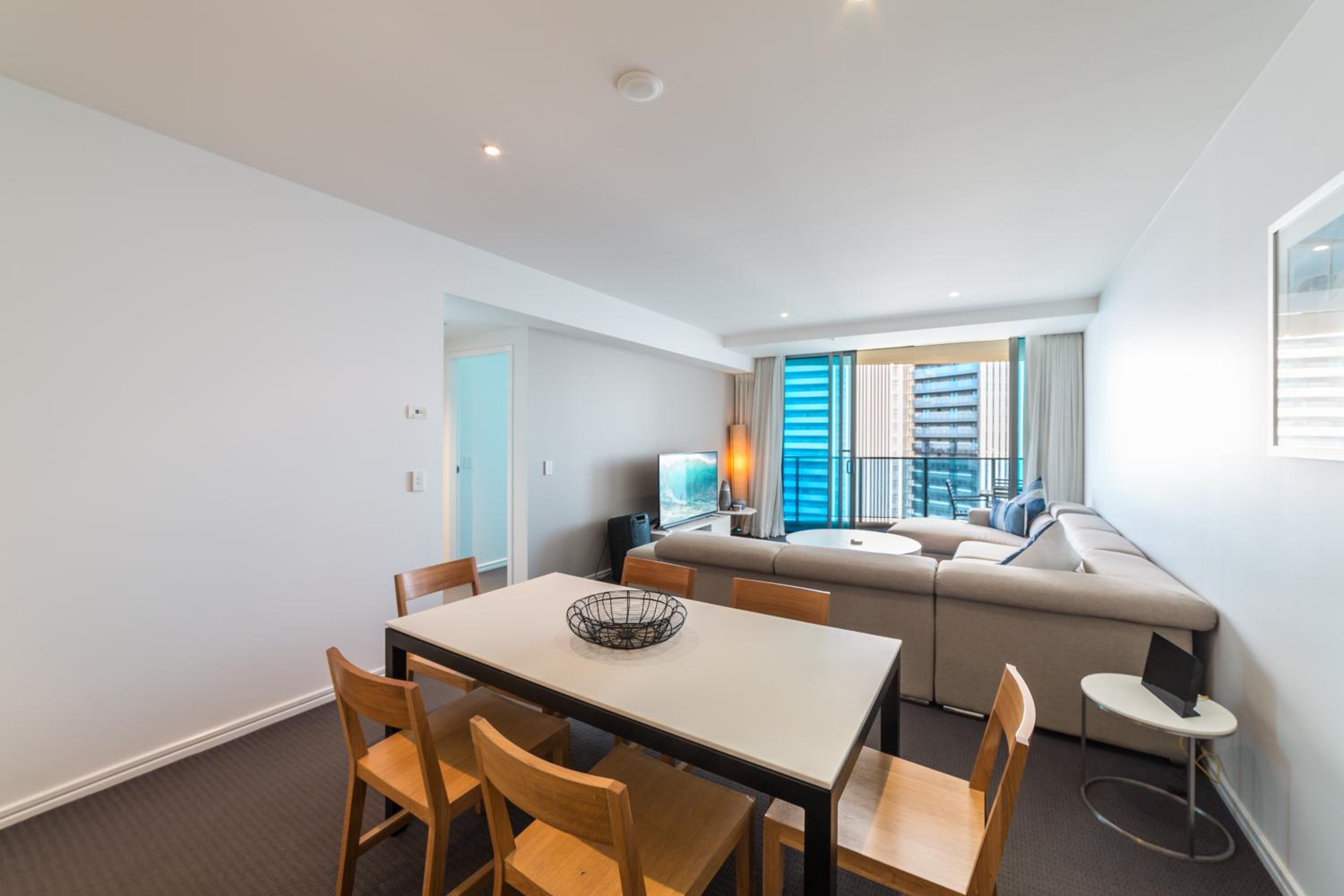 Number 1 H Residences - WiFi, Parking & More by Gold Coast Holidays