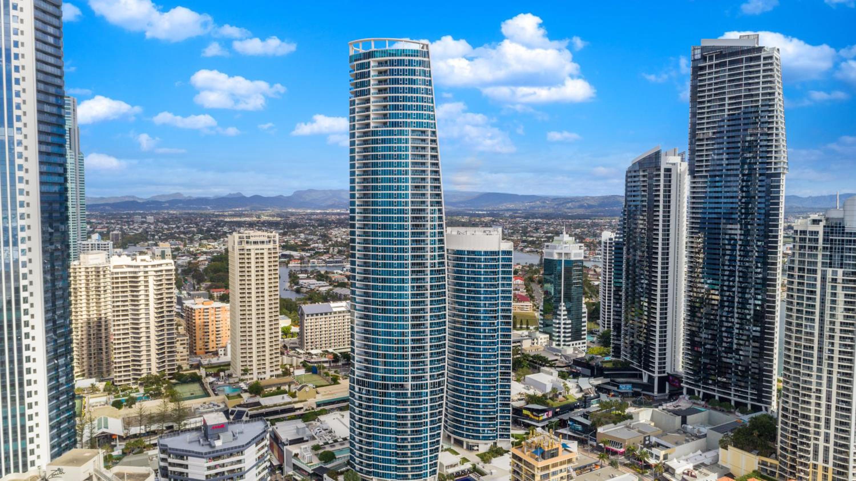 Number 1 H Residences - WiFi, Parking & More by Gold Coast Holidays