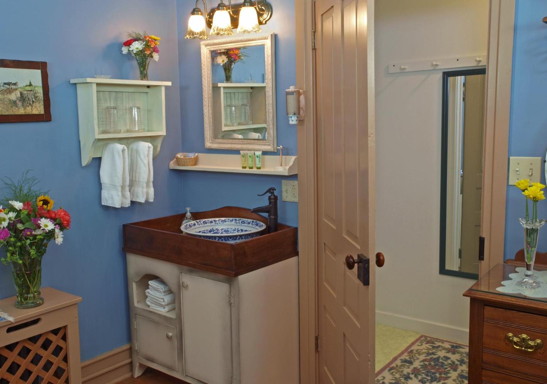 1825 Inn Bed and Breakfast, photo 7