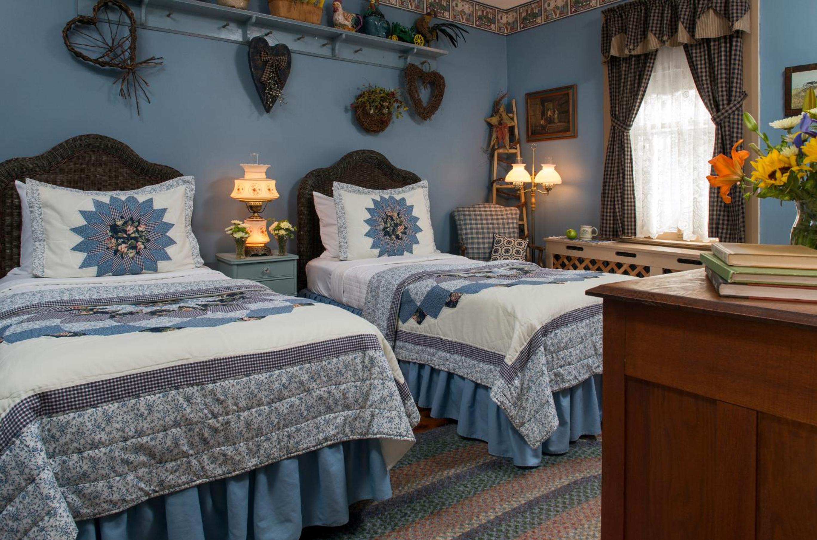 1825 Inn Bed and Breakfast, photo 16