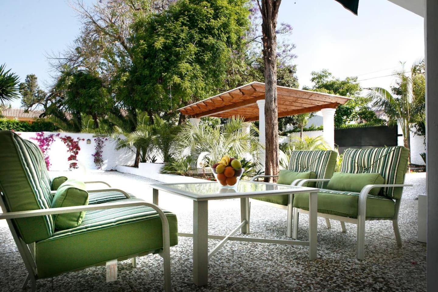 Exclusive villa Las Palmeras Puerto Banus with heated private swimming pool, Marbella, Spain view 4