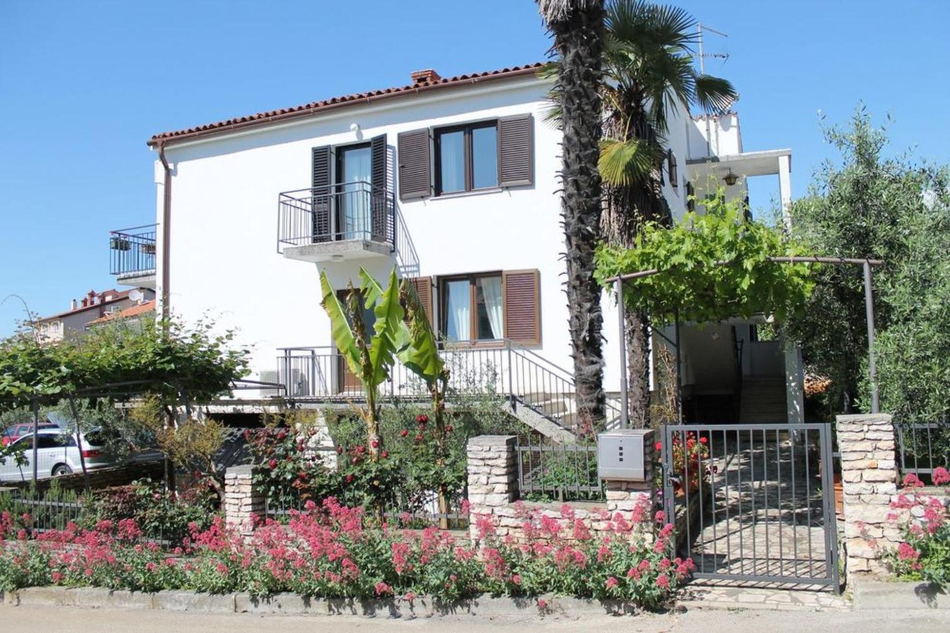 Apartment Valens photo 2