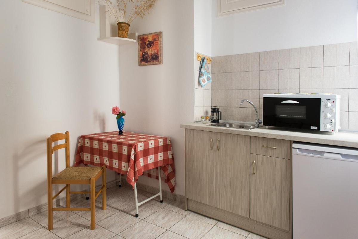 Evgenia Rooms and Apartments