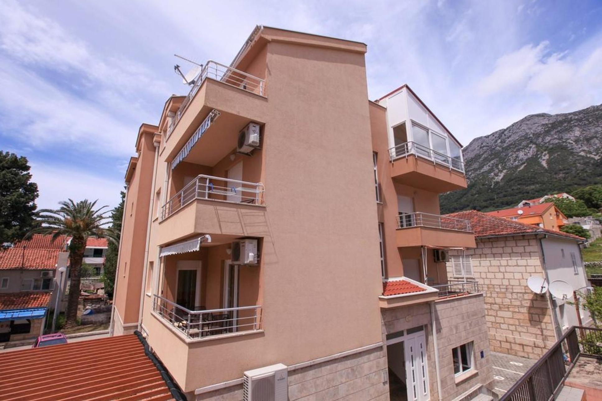 Apartments Ezra view 3