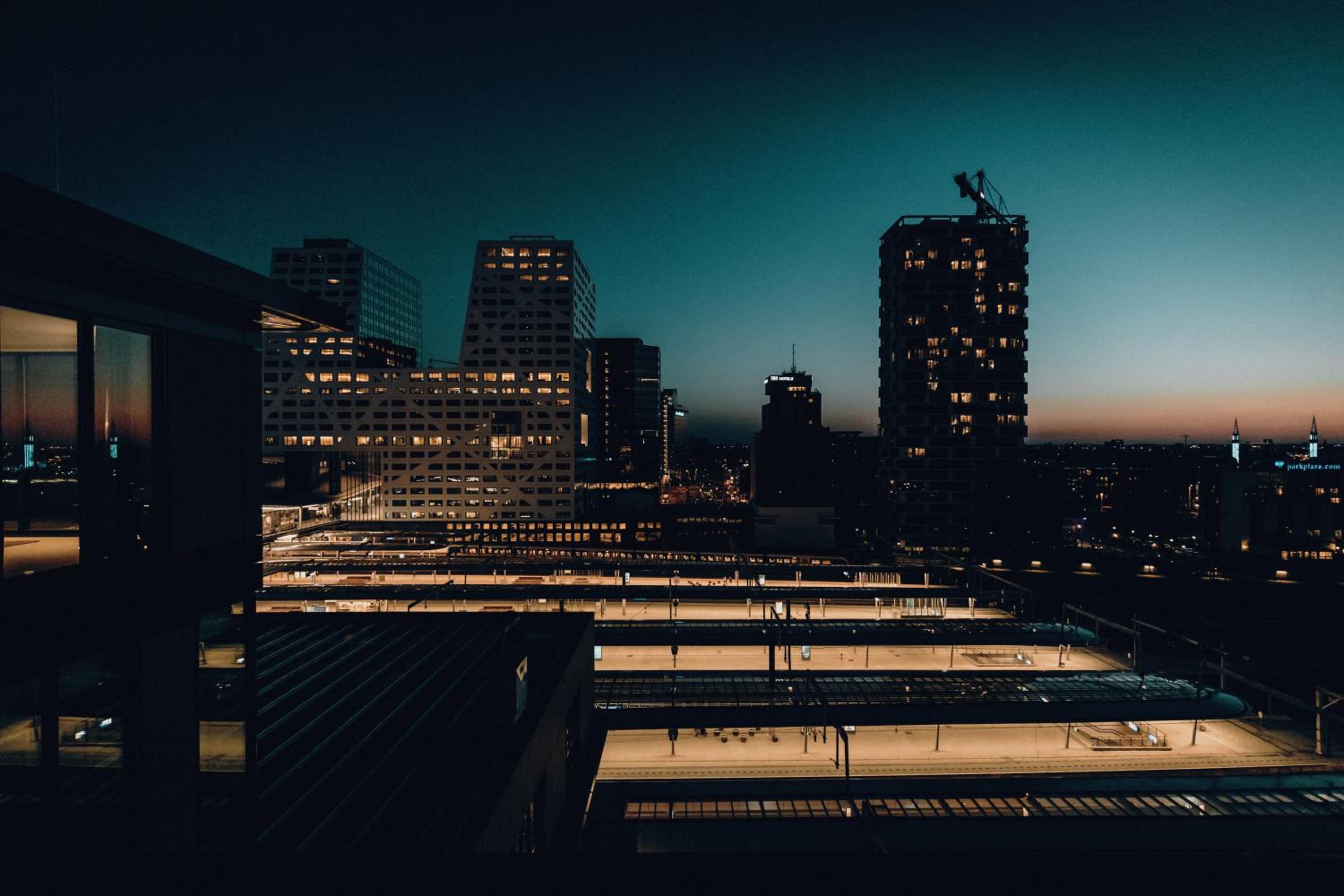 CREATIVE VALLEY NEST – Luxury Rooftop Apartments view 3