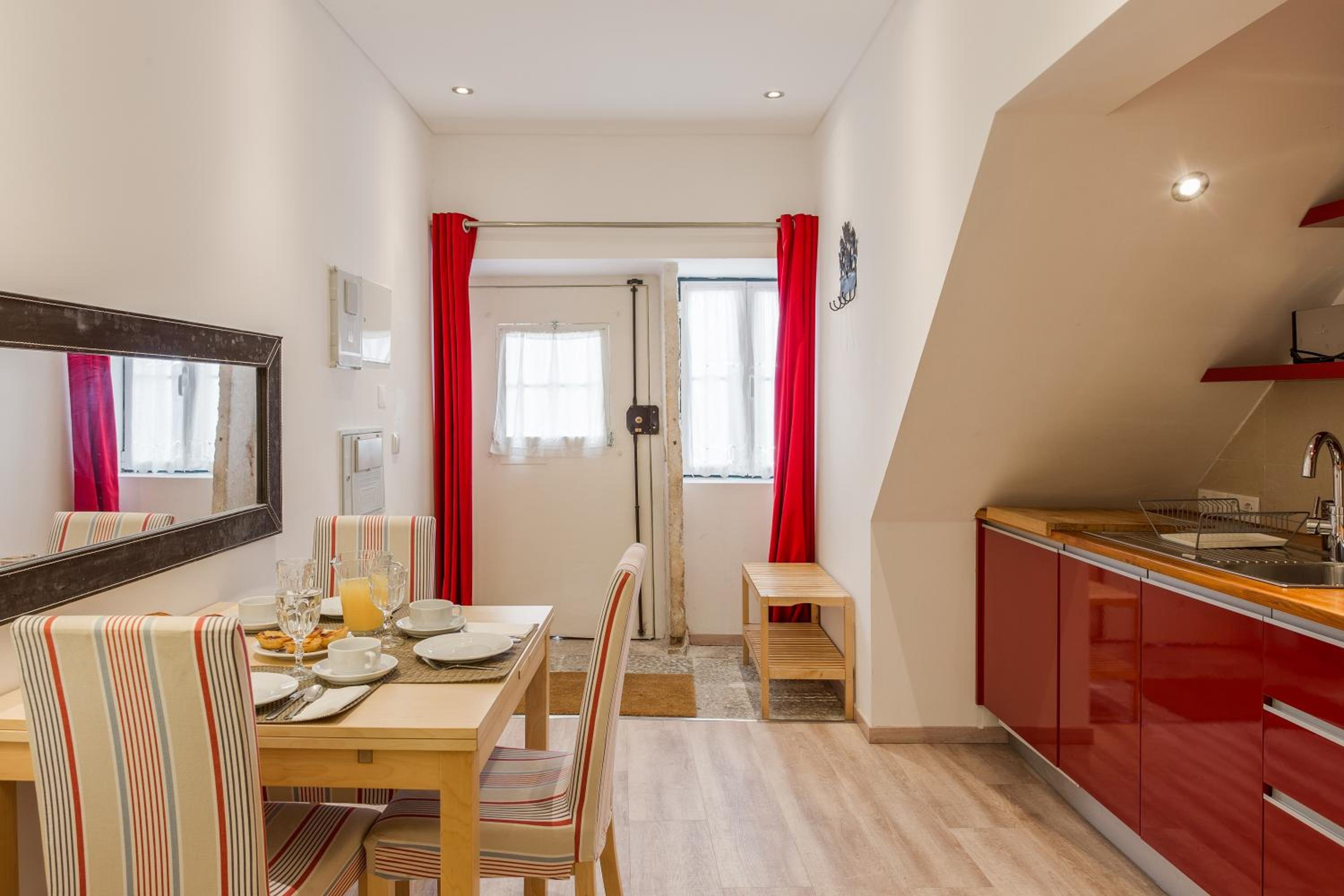 Charming flat in Lisbon's center! view 2