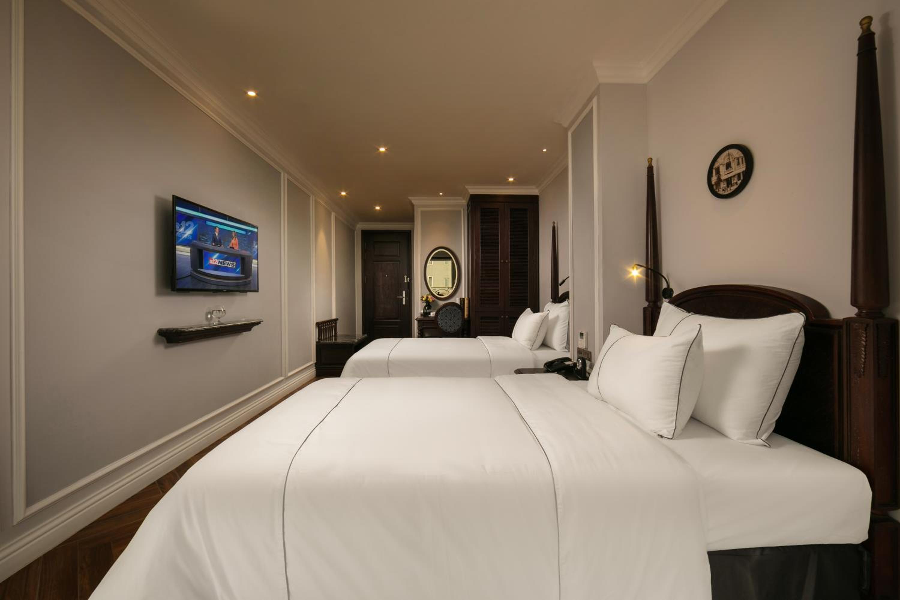 Canary Hotel photo 3
