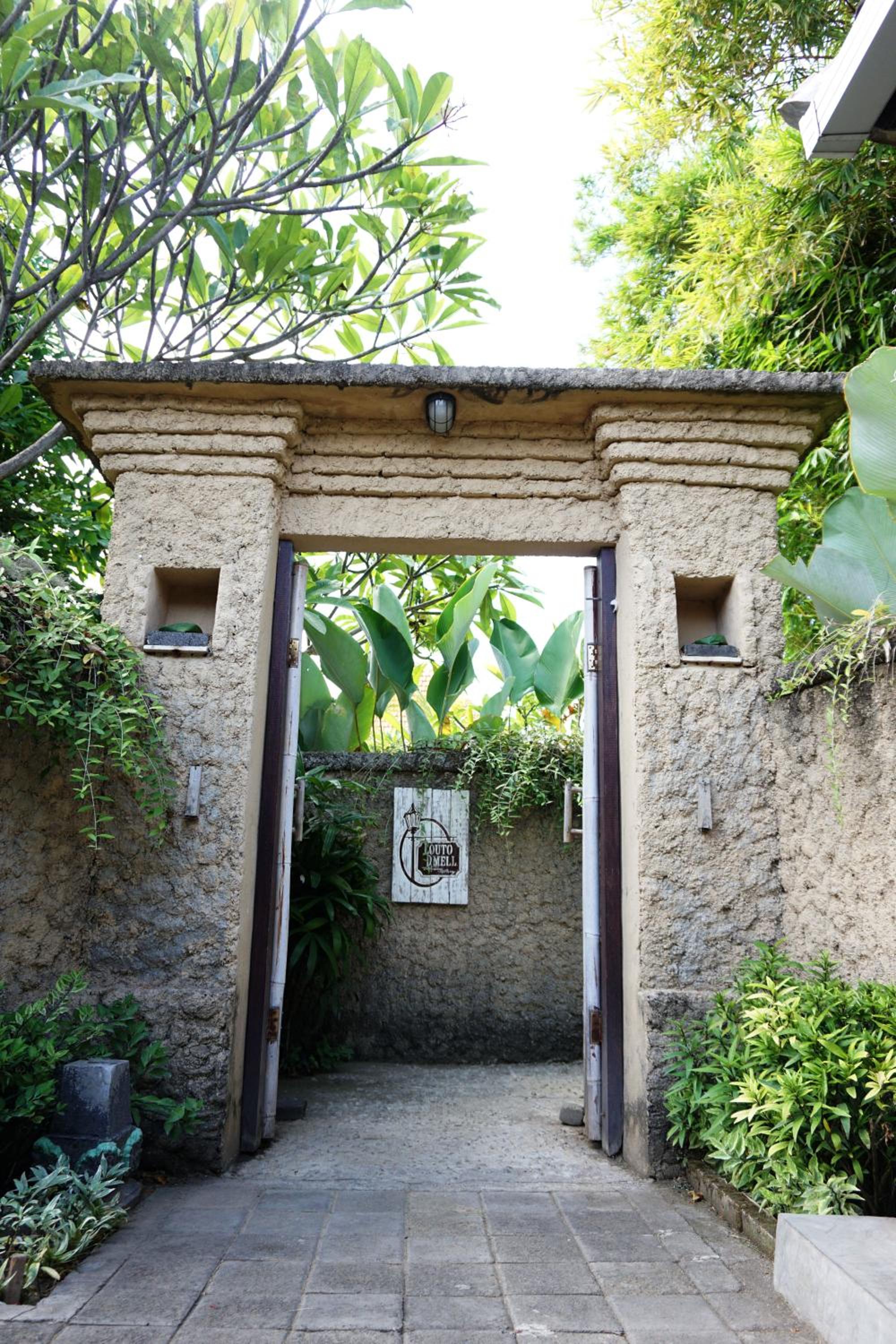 Louto Dmell Villa & Deluxe