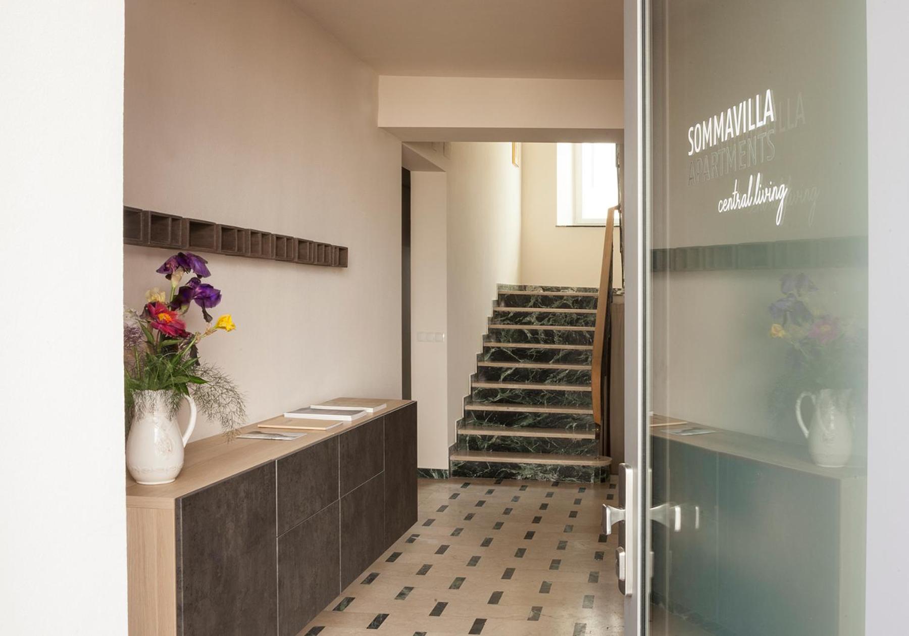 Sommavilla Apartments - central living view 4