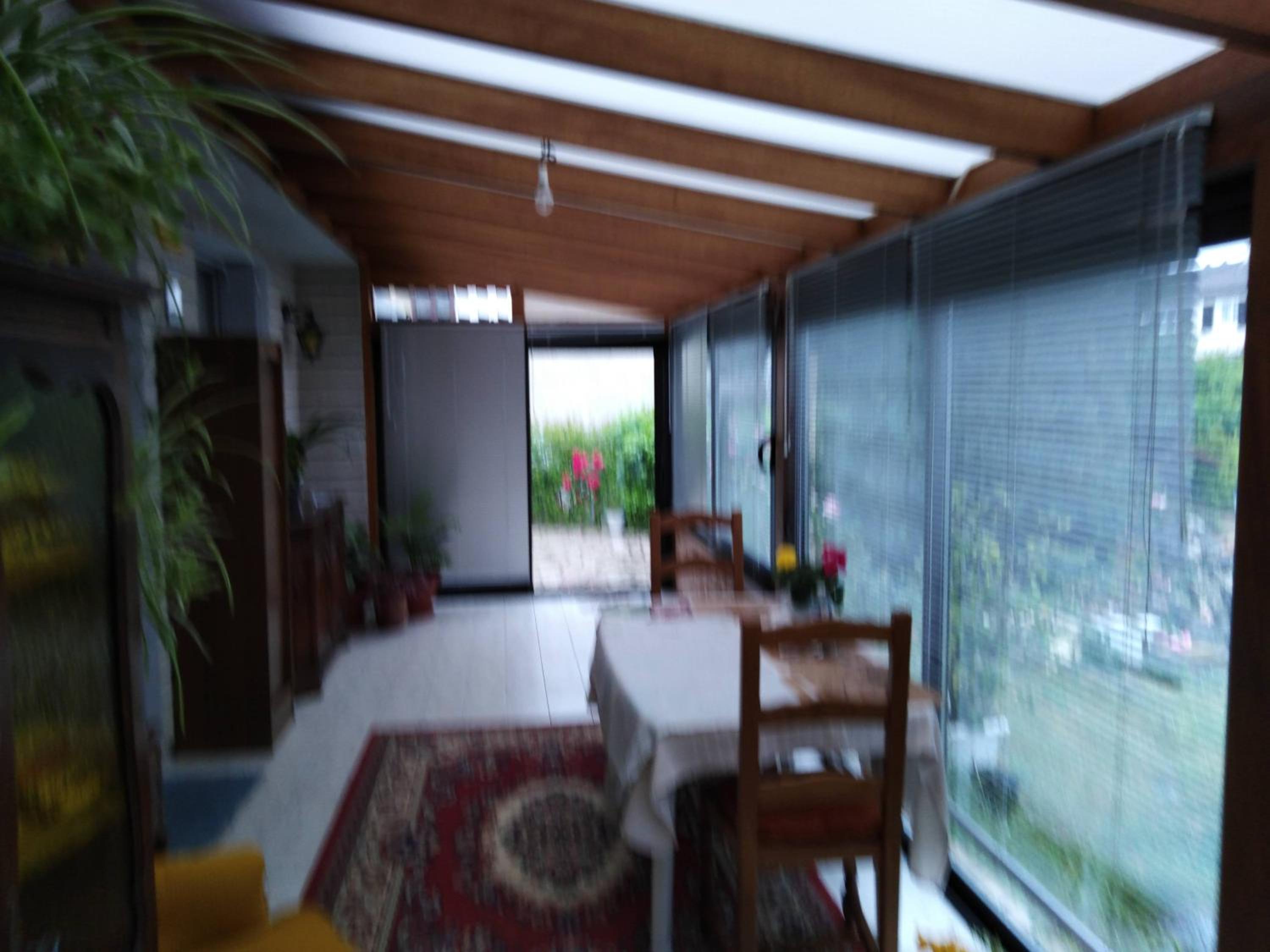 chez Myla chambre avec tv écran plat et salle de bain privative view 3