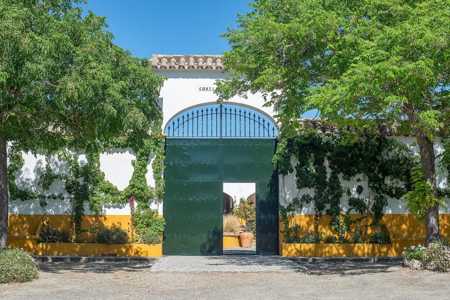 Private Villa Cortijo Sierra y Lago with private swimming pool