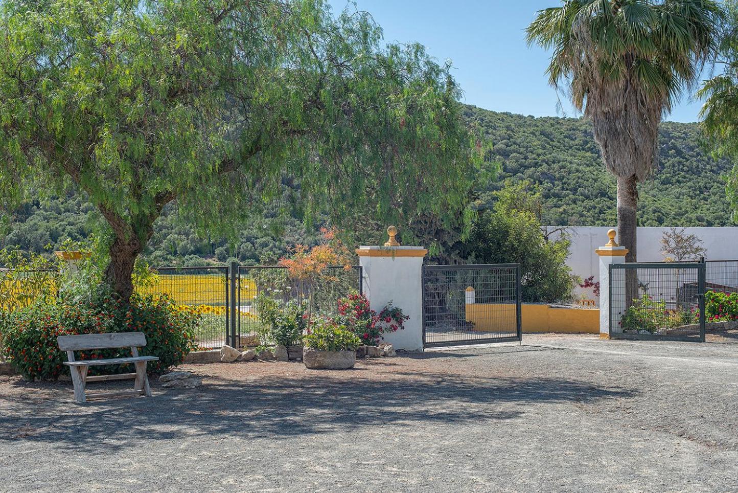 Private Villa Cortijo Sierra y Lago with private swimming pool