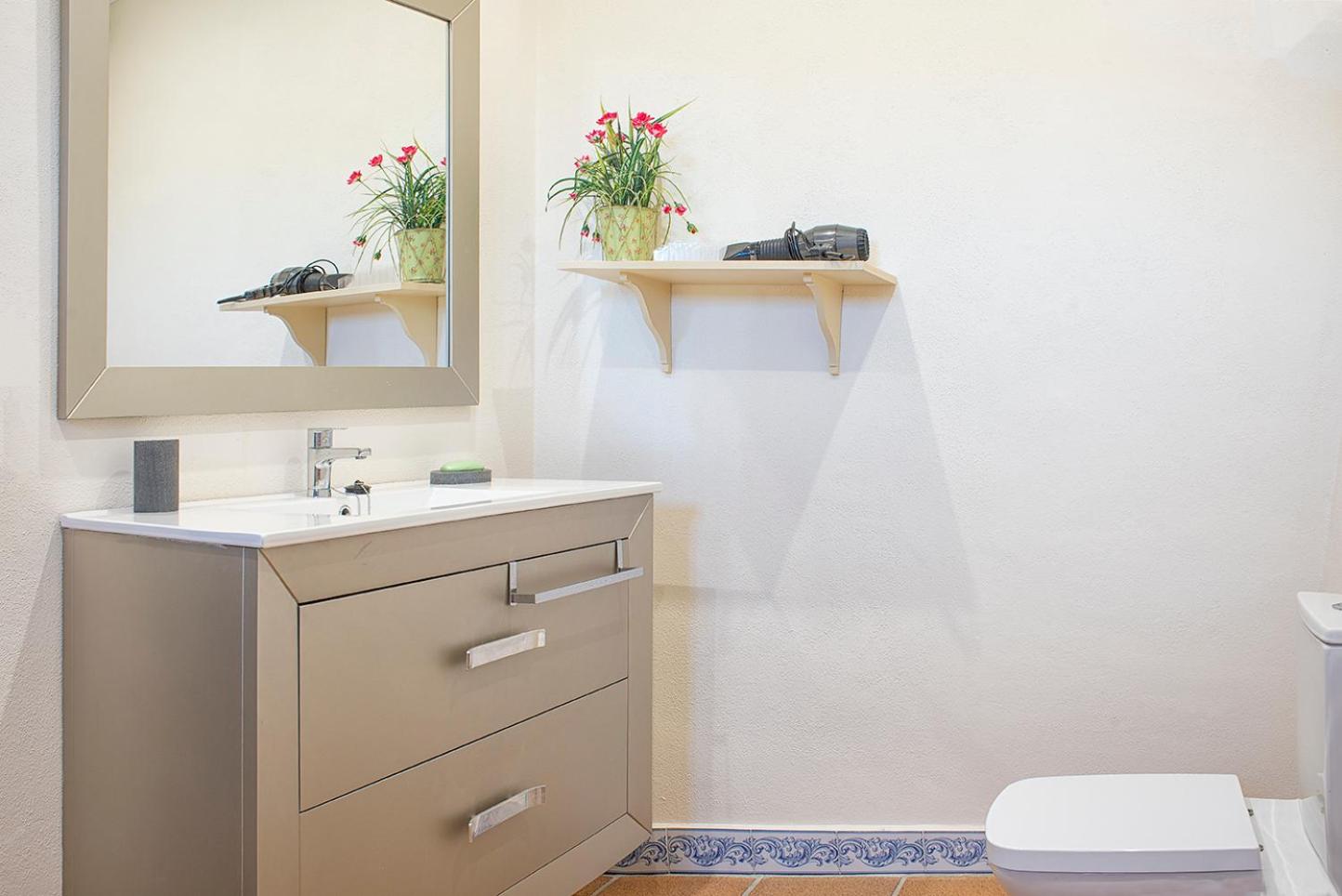Private Villa Cortijo Sierra y Lago with private swimming pool