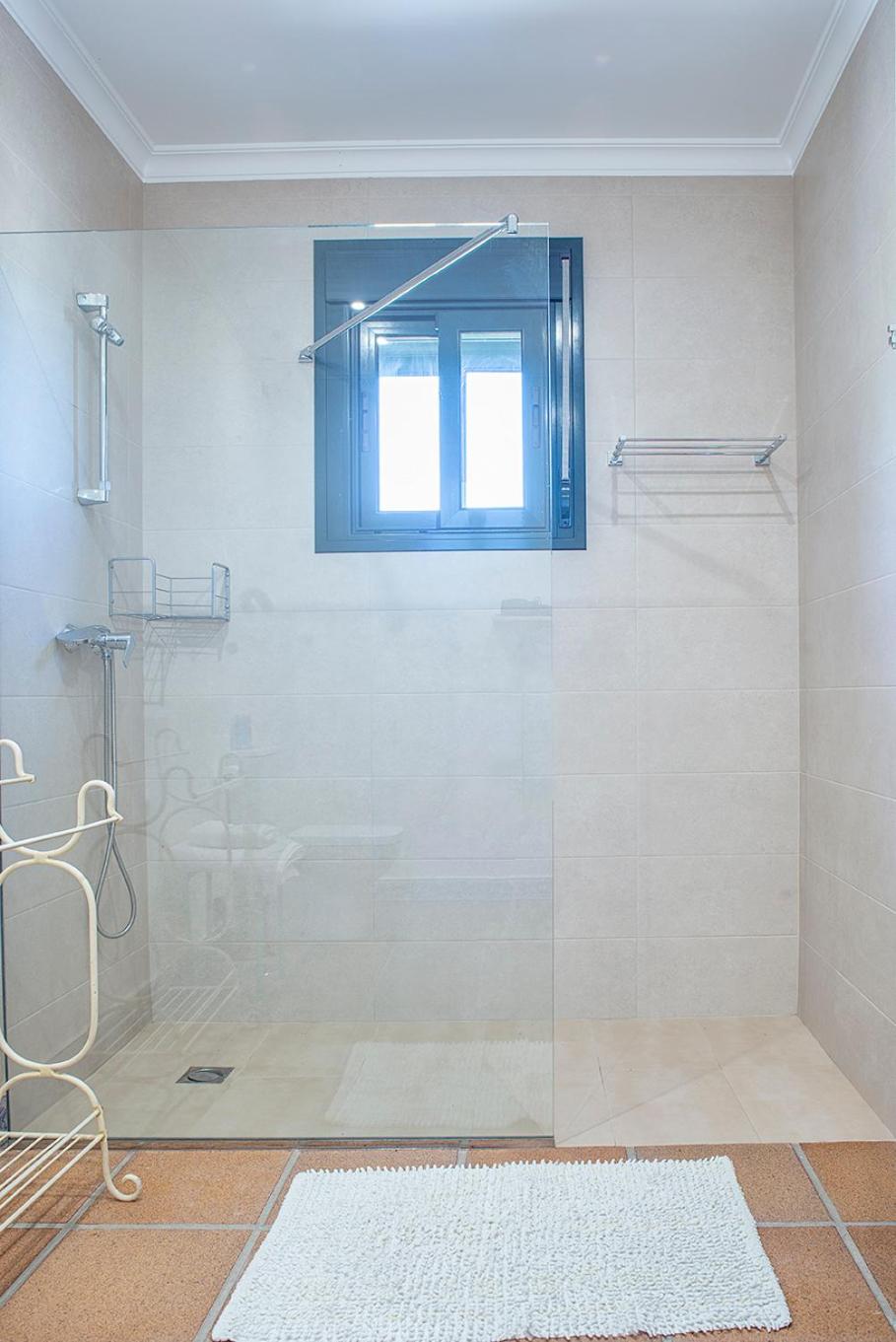 Private Villa Cortijo Sierra y Lago with private swimming pool