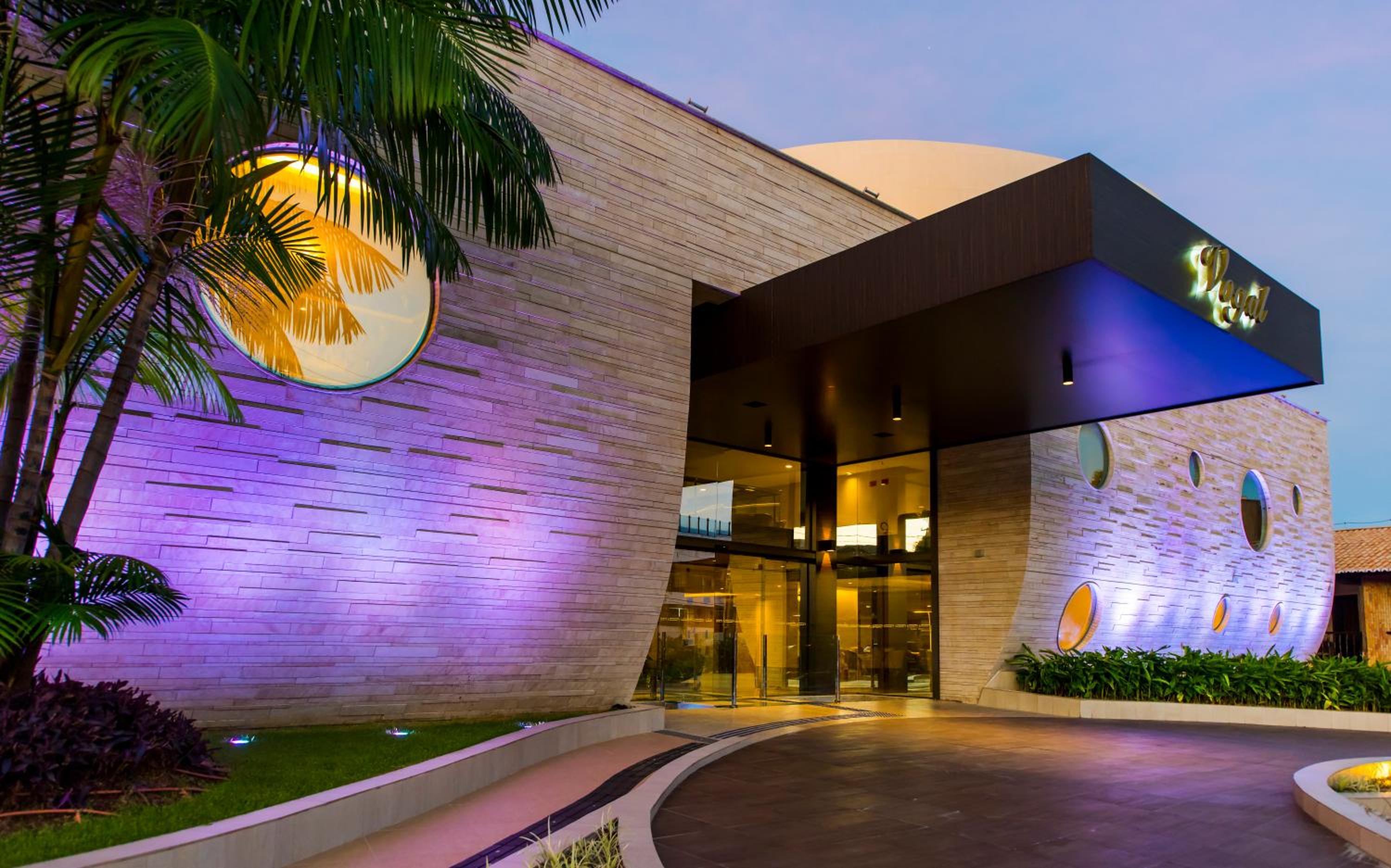 Hotel Vogal Luxury Beach Hotel & SPA - Image 1