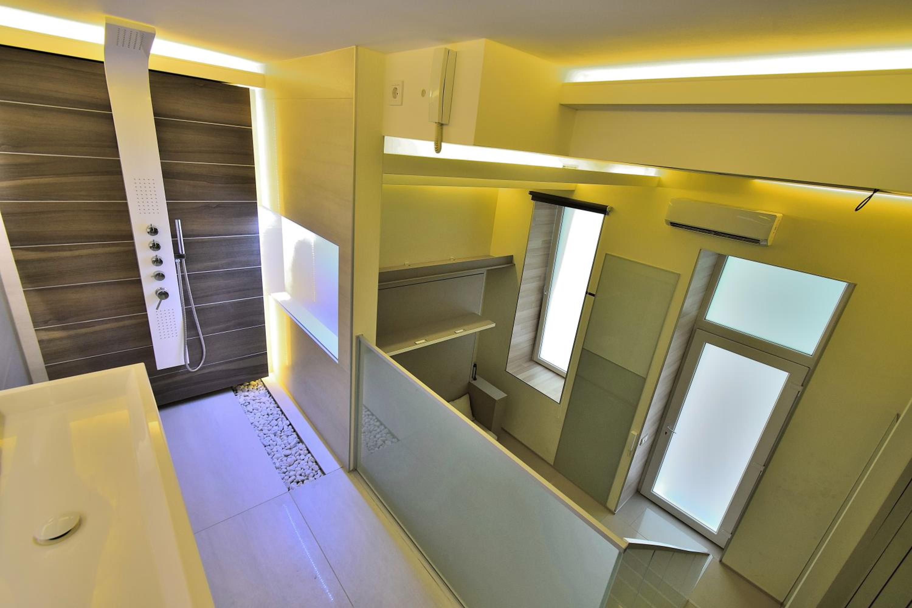 Small Home Budapest Szív 3 view 4